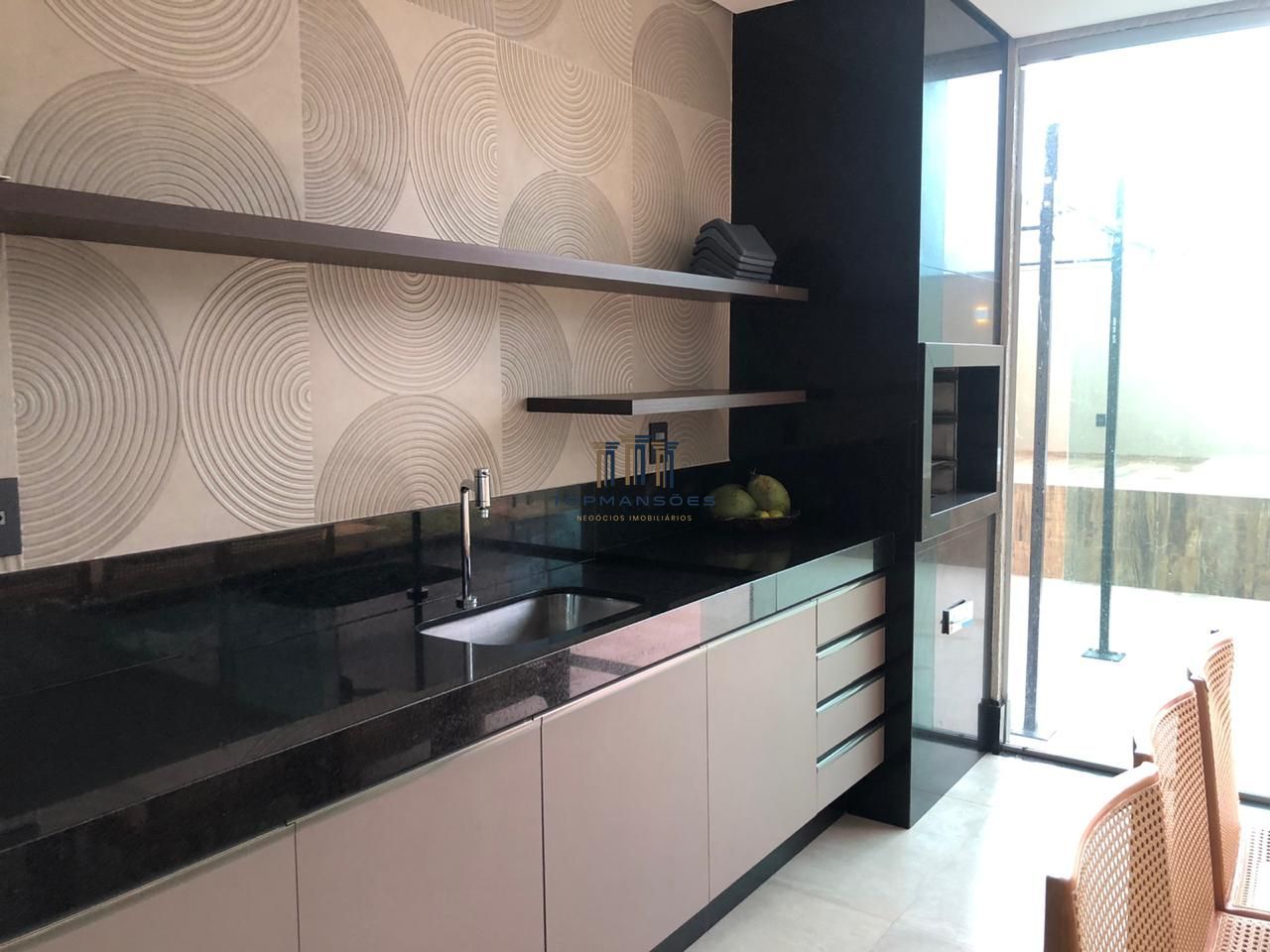 Excelente Casa de condomínio, com 4 suítes fino acabamento Vespasiano