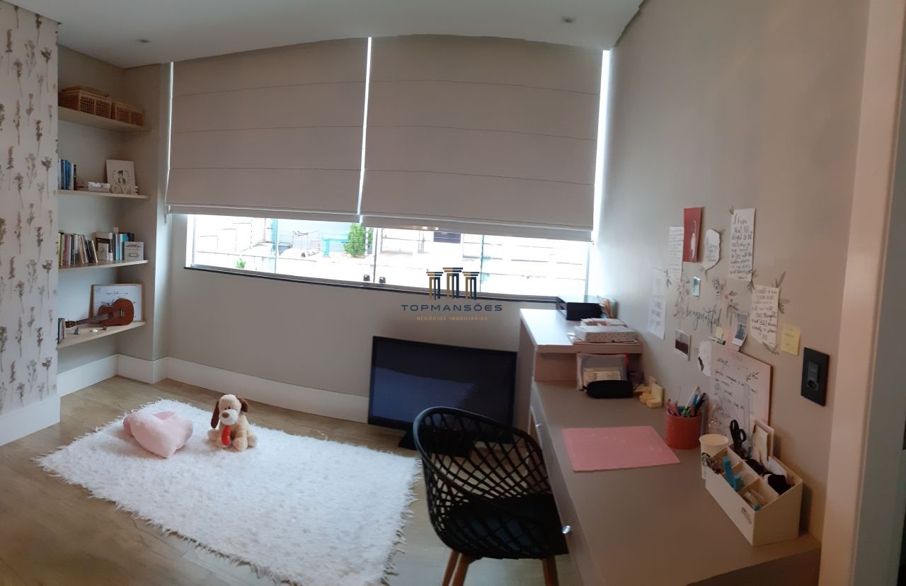 Excelente casa de condomínio, com 4 suítes fino acabamento v