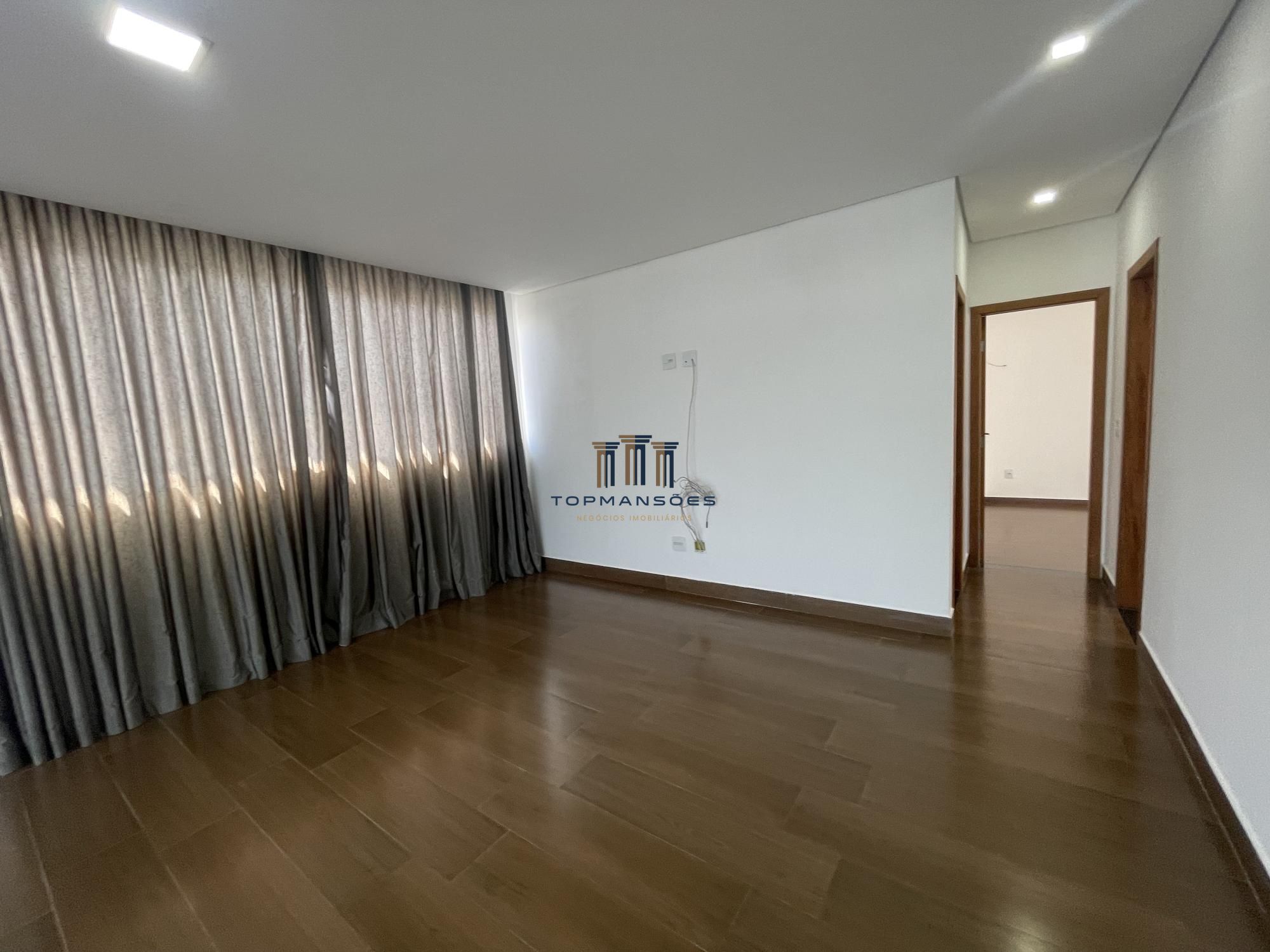 Linda casa com 3 suítes em Condomínio- Vespasiano.