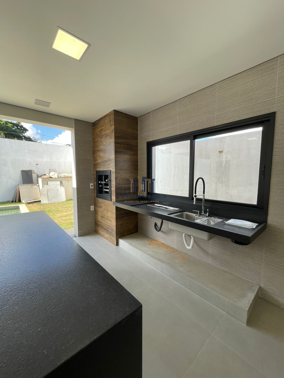 Casa Nova Alto Padrão em Condominio na Pampulha com 4 suites, Gourmet ePiscina
