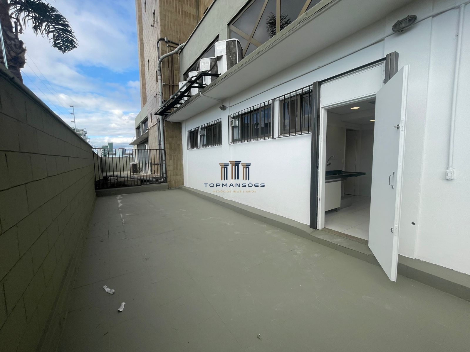 Loja/andar com 400m2 na melhor localização comercial da Pampulha!!!