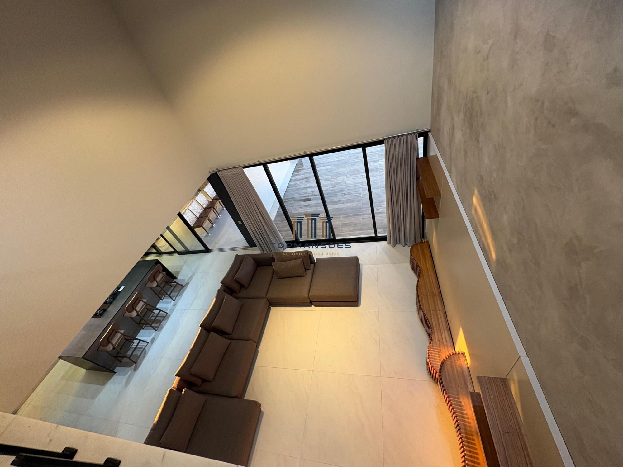 Casa de alto padrão, nova e mobiliada com 4 suítes e Piscina suspensa em Alphavi
