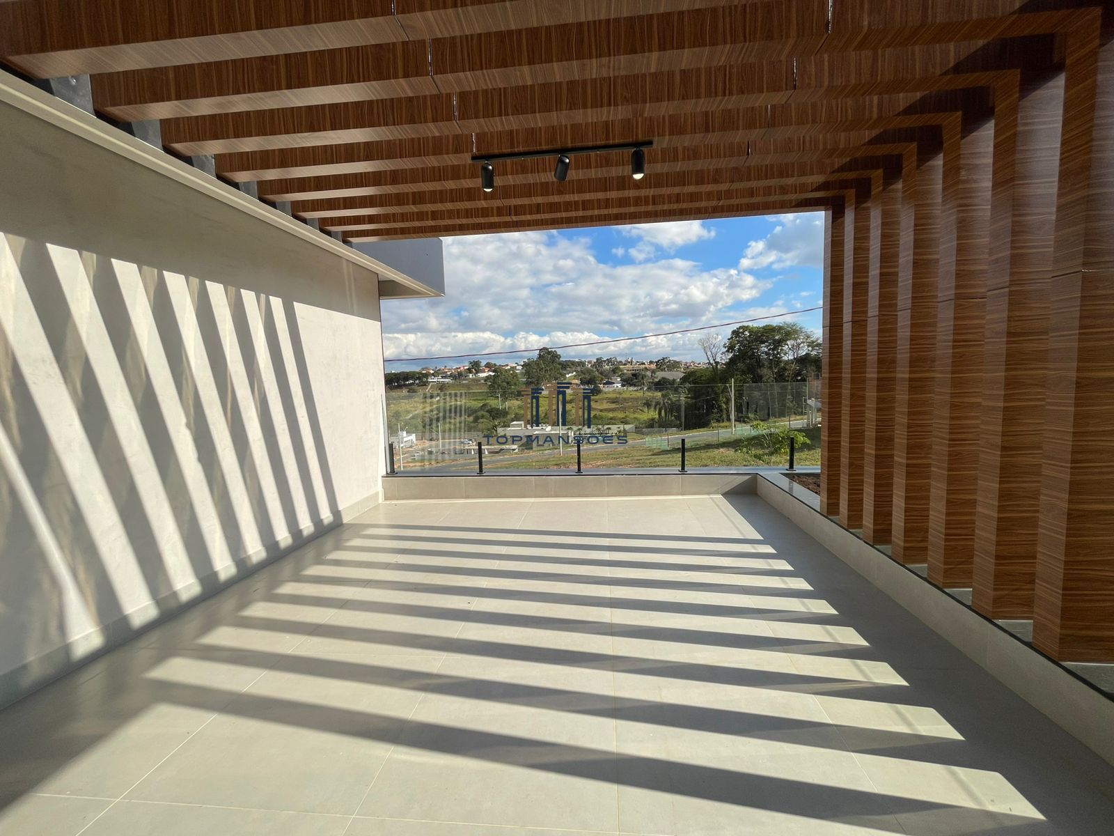Casa Nova Alto Padrão em Condominio na Pampulha com 4 suites, Gourmet ePiscina