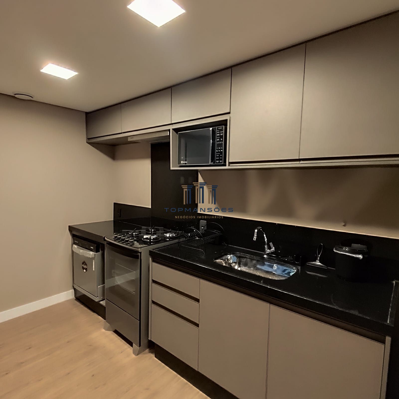 Apartamento com 2 Dormitórios à venda, 75 m² por R$ 1.690.000,00 Apartamento com 2 Dormitórios à venda, 75 m² por R$ 1.690.000,00