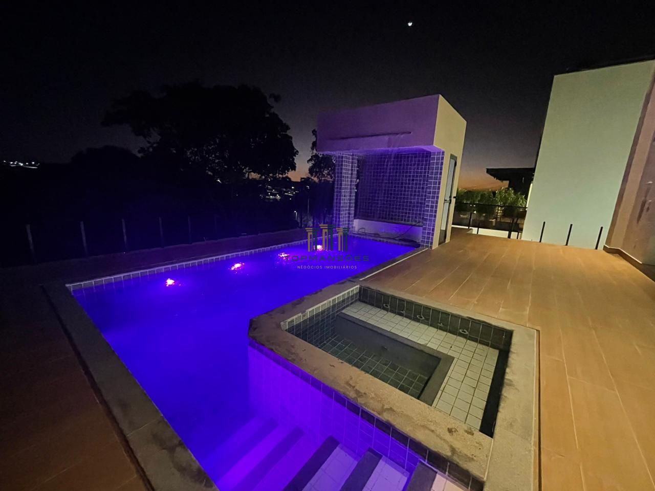 Casa de Condomínio à venda com 4 quartos, 544m² - Foto 3