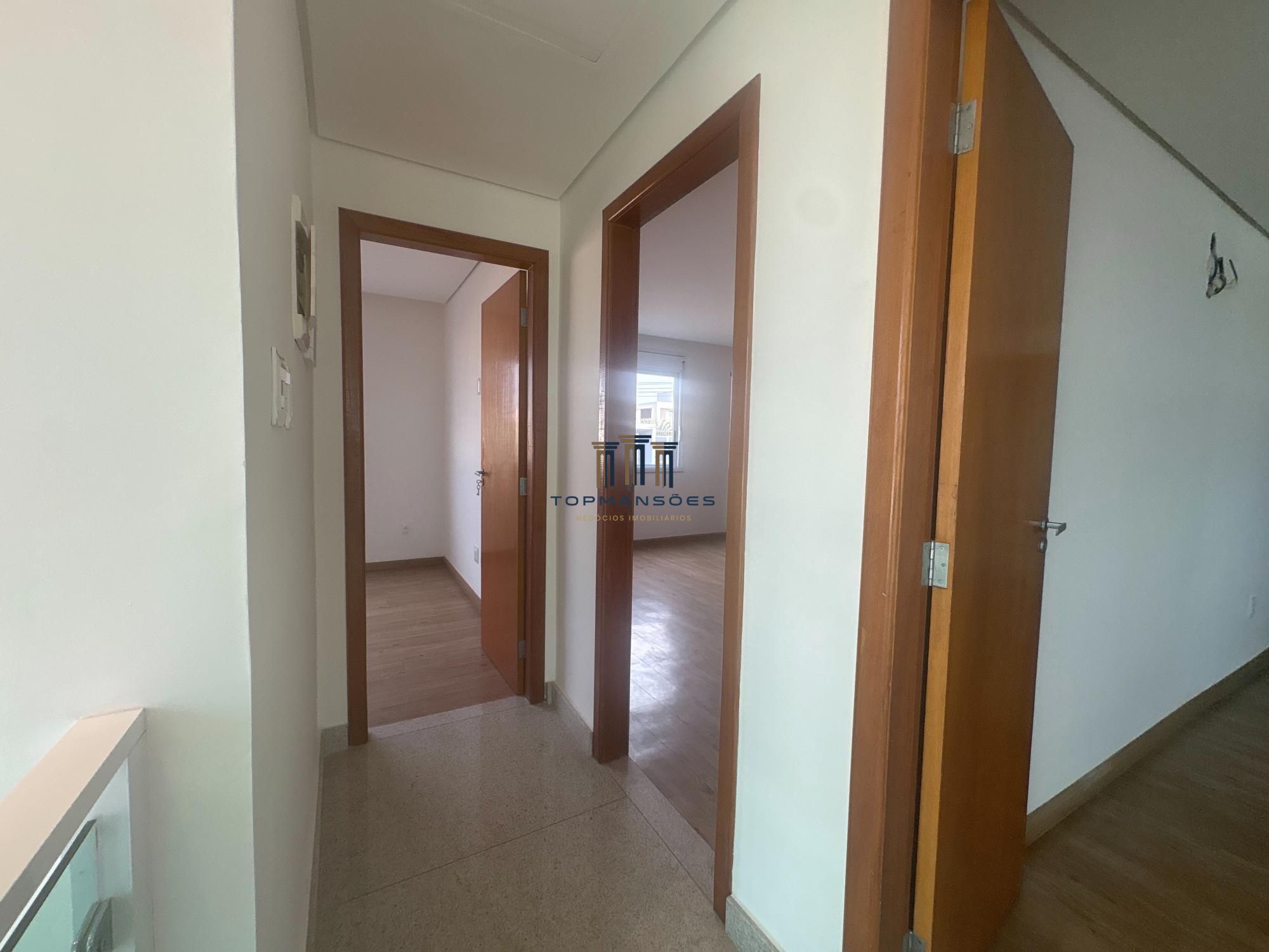 Casa com 4 suítes vista definitiva em Condominio fechado em Vespasiano
