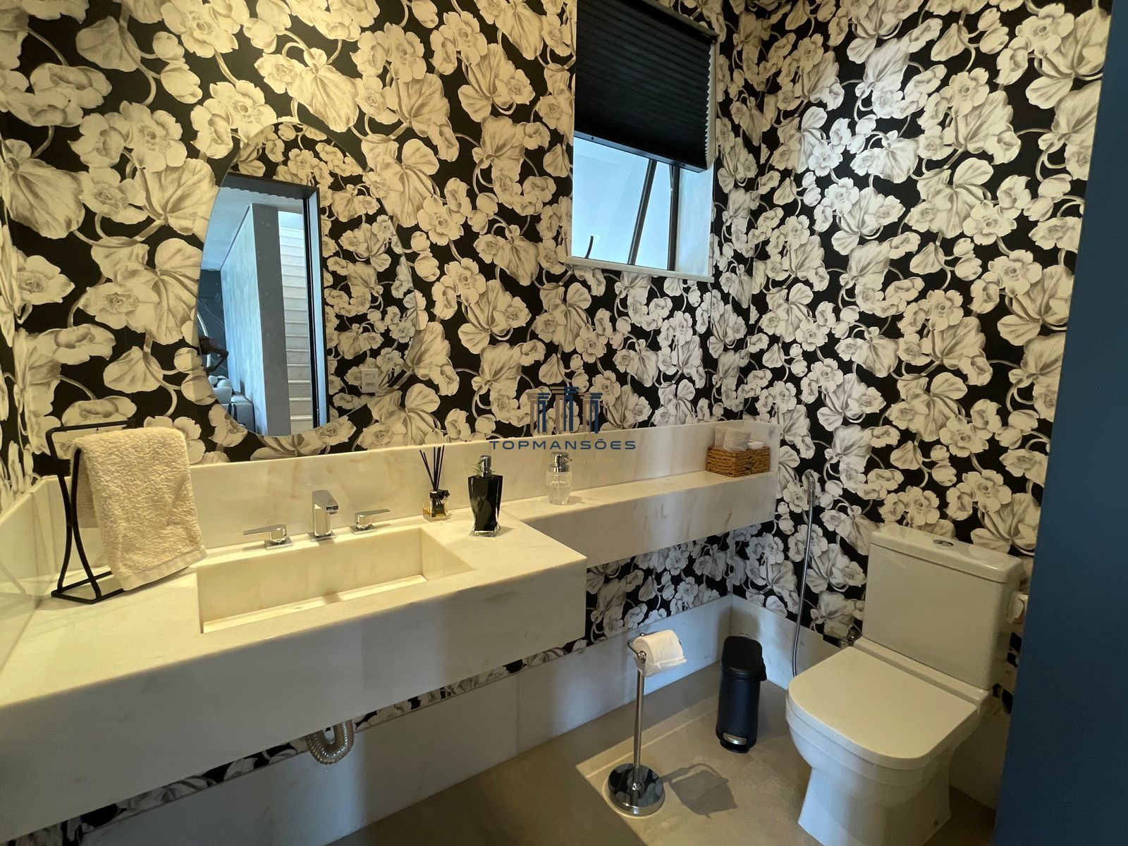 Casa moderna 4 quartos com piscina condomínio Alphaville - Vespasiano/MG