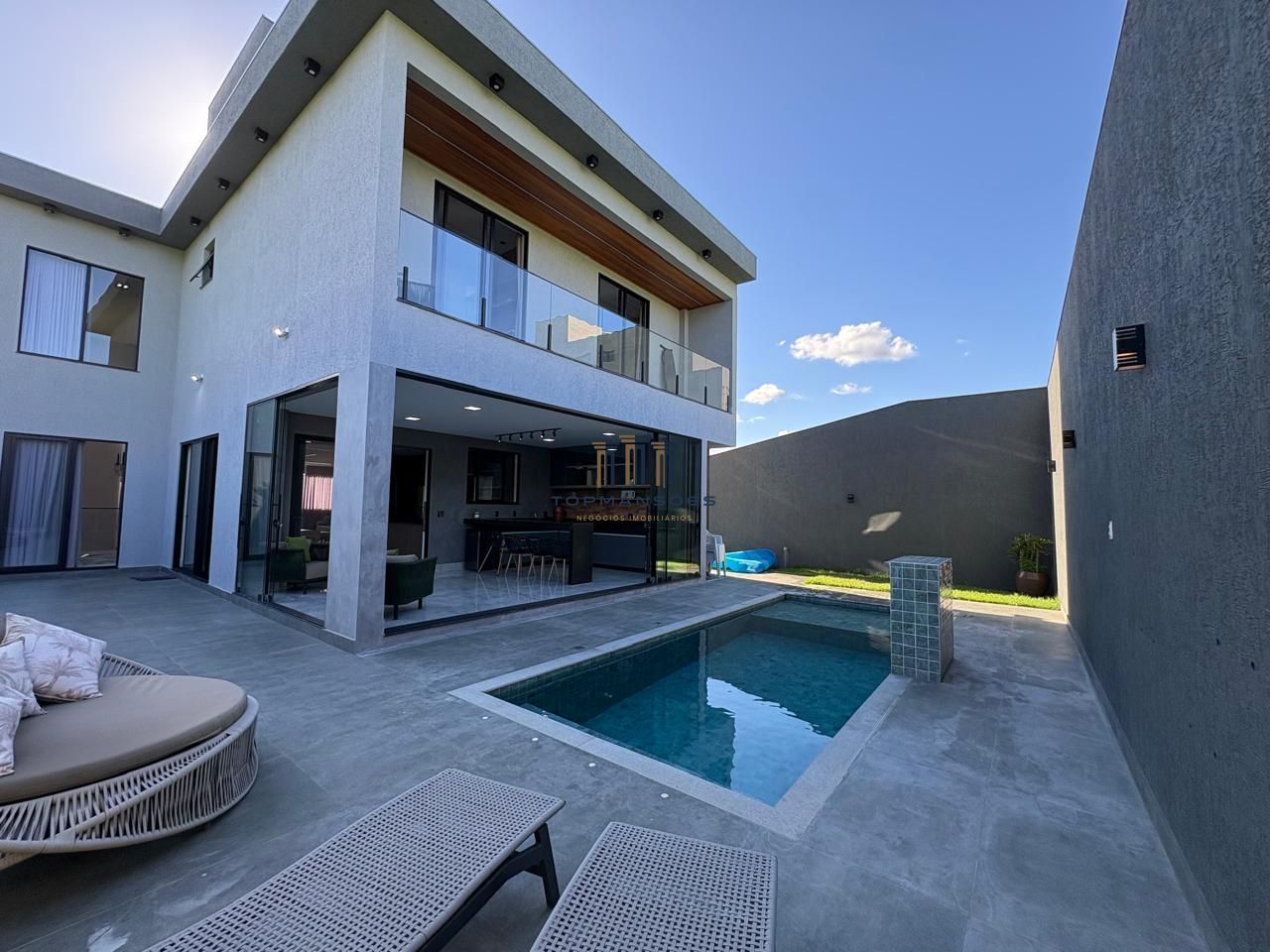 Casa em condomínio com 4 Dormitórios à venda, 379 m² por R$ 3.690.000,00 Casa em condomínio com 4 Dormitórios à venda, 379 m² por R$ 3.690.000,00