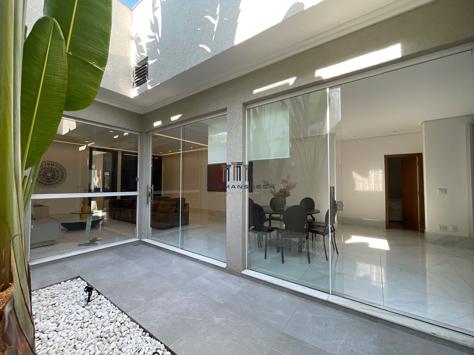 Casa de Condomínio para alugar com 3 quartos, 280m² - Foto 10