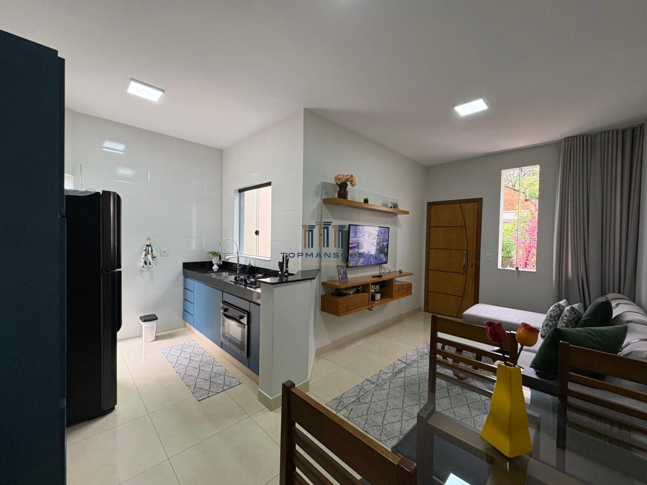 Casa moderna, 2 quartos, com gourmet e jardim no aeronautas,