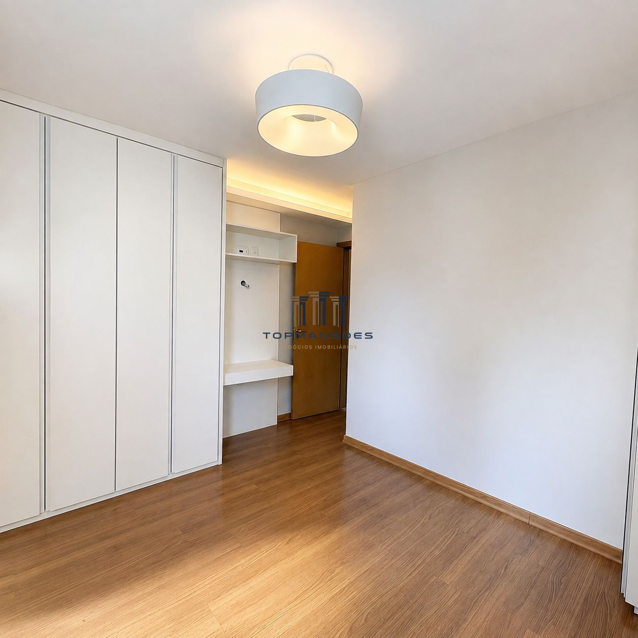 Apartamento com 2 Dormitórios à venda, 53 m² por R$ 820.000,00 Apartamento com 2 Dormitórios à venda, 53 m² por R$ 820.000,00