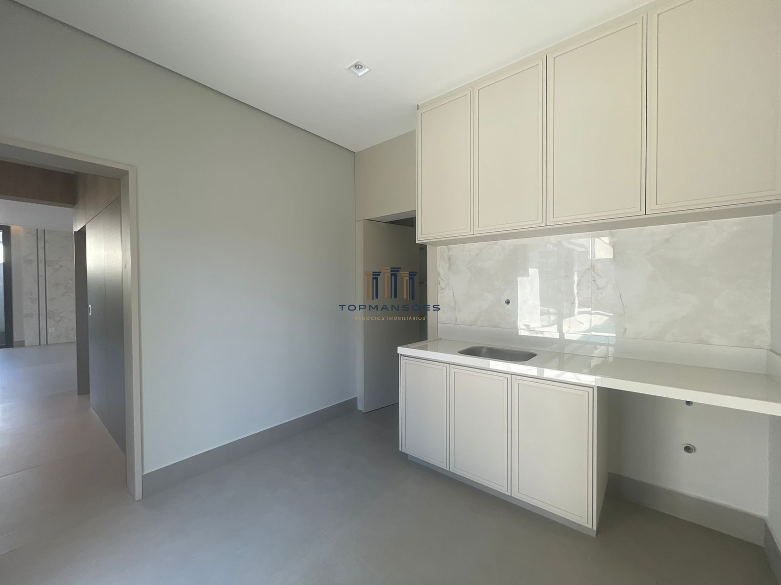 Casa de alto padrão 4 quartos com piscina e gourmet 583m3/ a