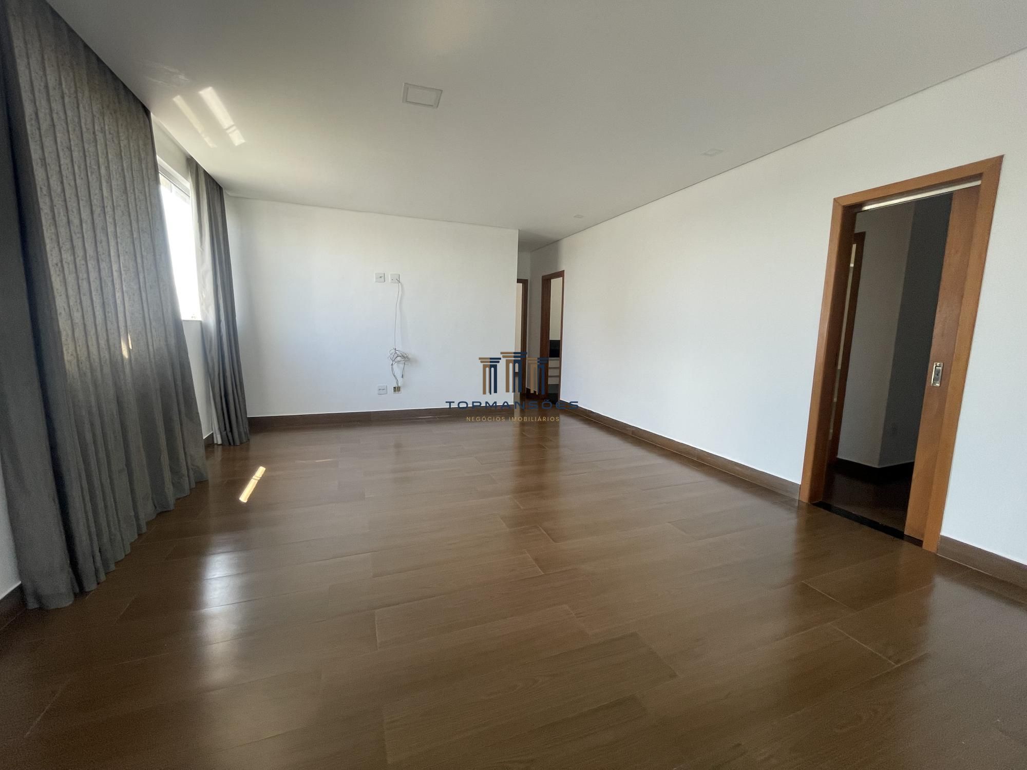 Linda casa com 3 suítes em Condomínio- Vespasiano.