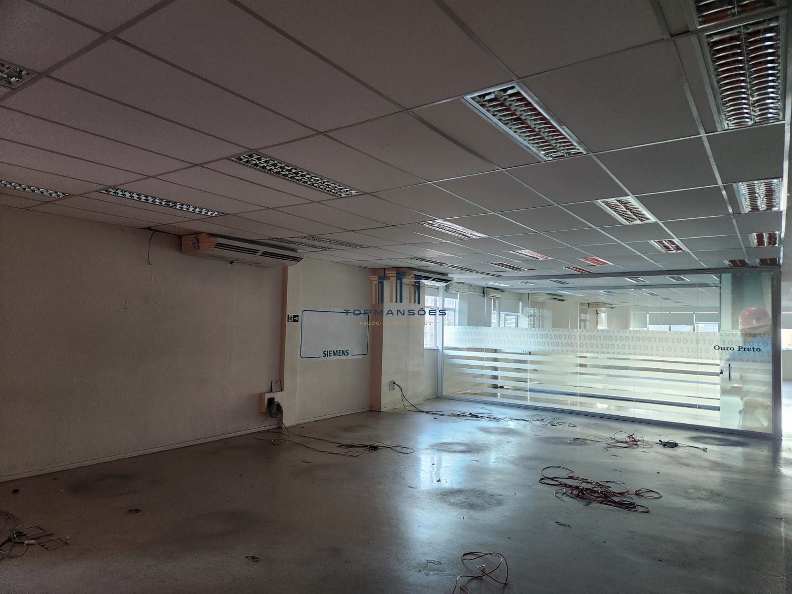 Prédio Inteiro para alugar com 8 quartos, 3550m² - Foto 17