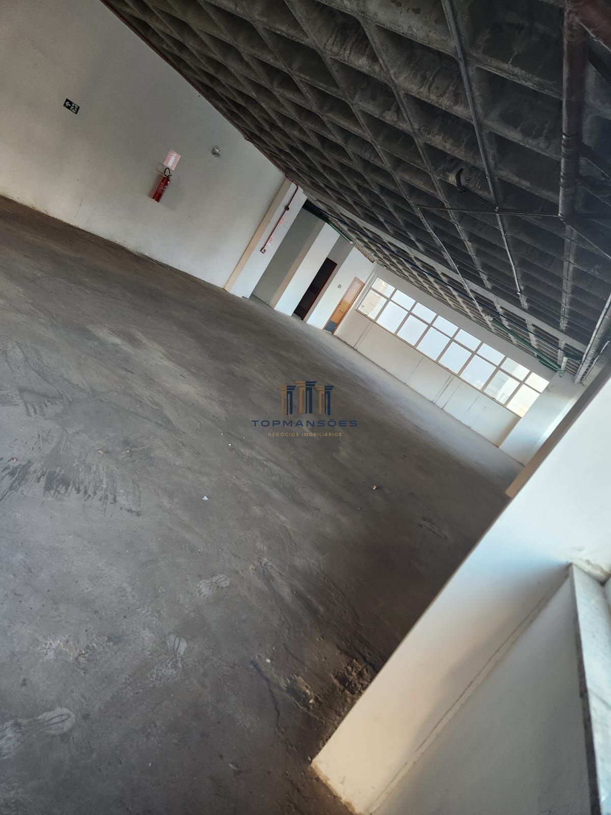 Prédio Inteiro para alugar com 8 quartos, 3550m² - Foto 21