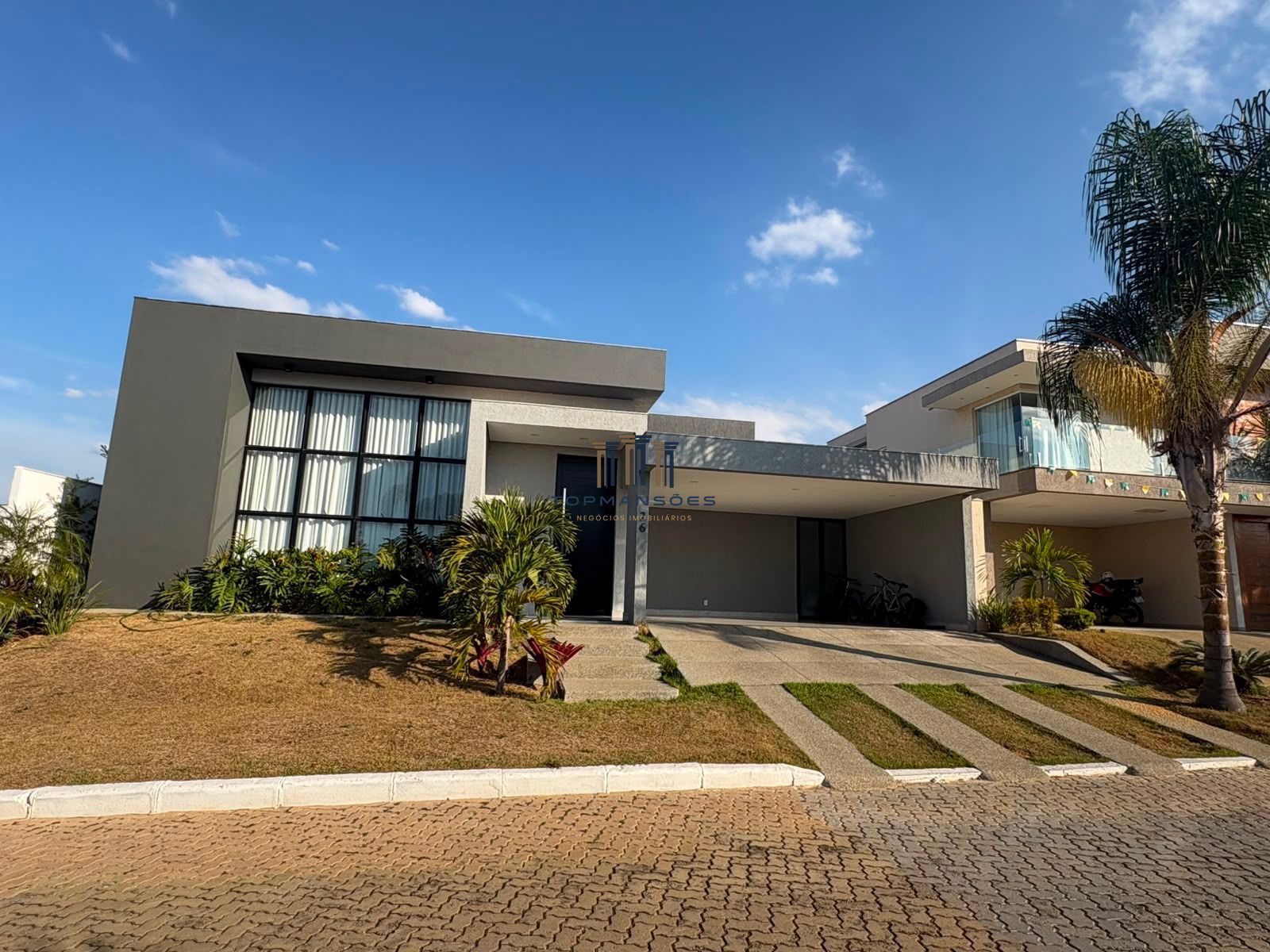 Linda casa linear, moderna 3 quartos condominio villas park