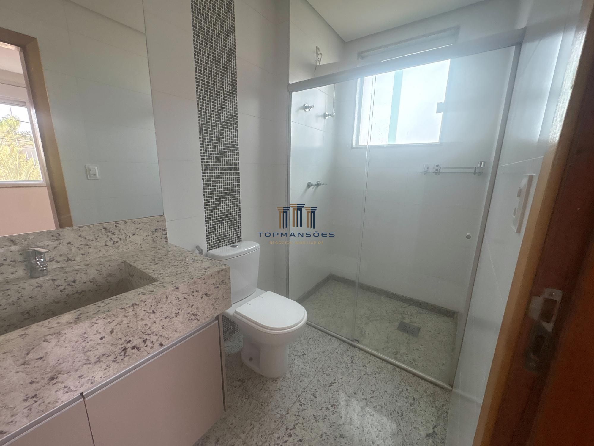 Casa com 4 suítes vista definitiva em Condominio fechado em Vespasiano