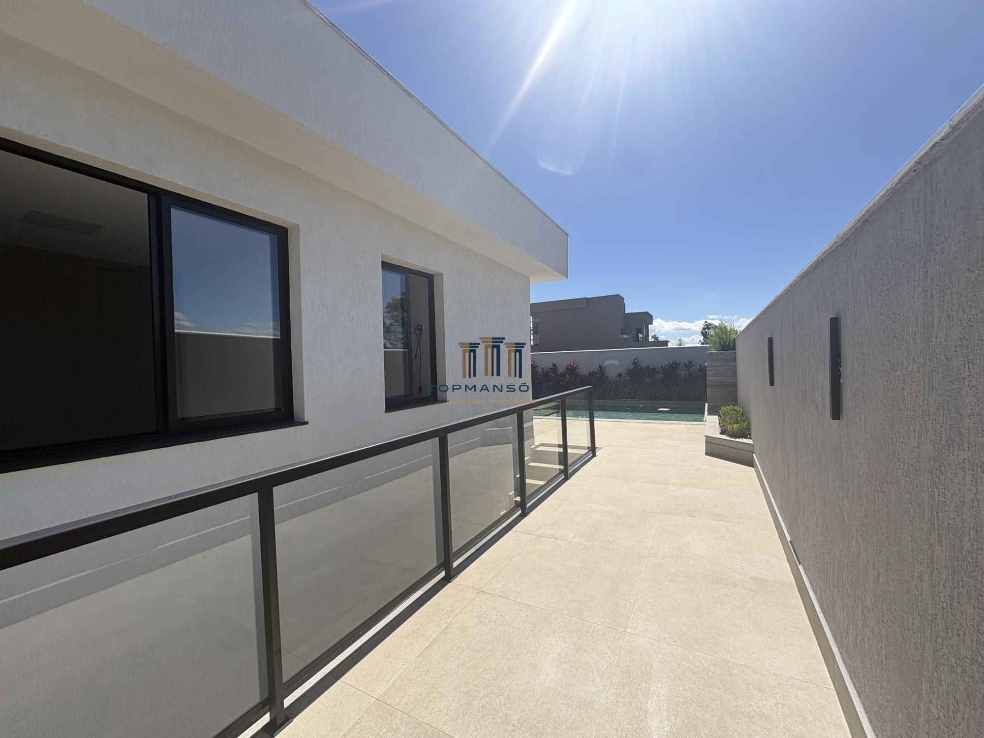 Casa moderna linear com piscina em condominio, vespasiano/mg