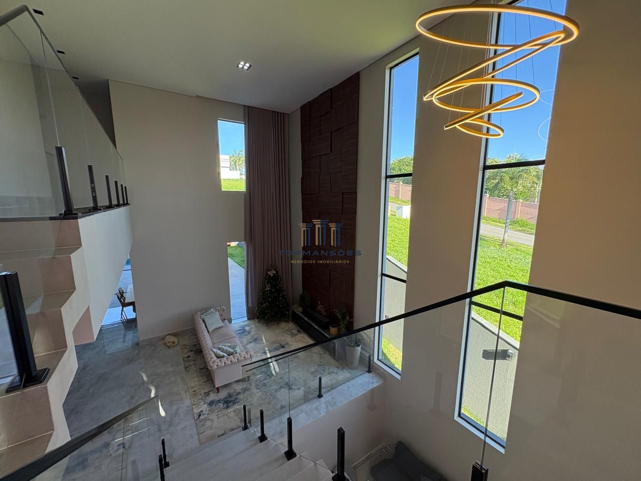 Casa de alto padrão, moderna com piscina aquecida, 4 quartos, em Alphaville/MG