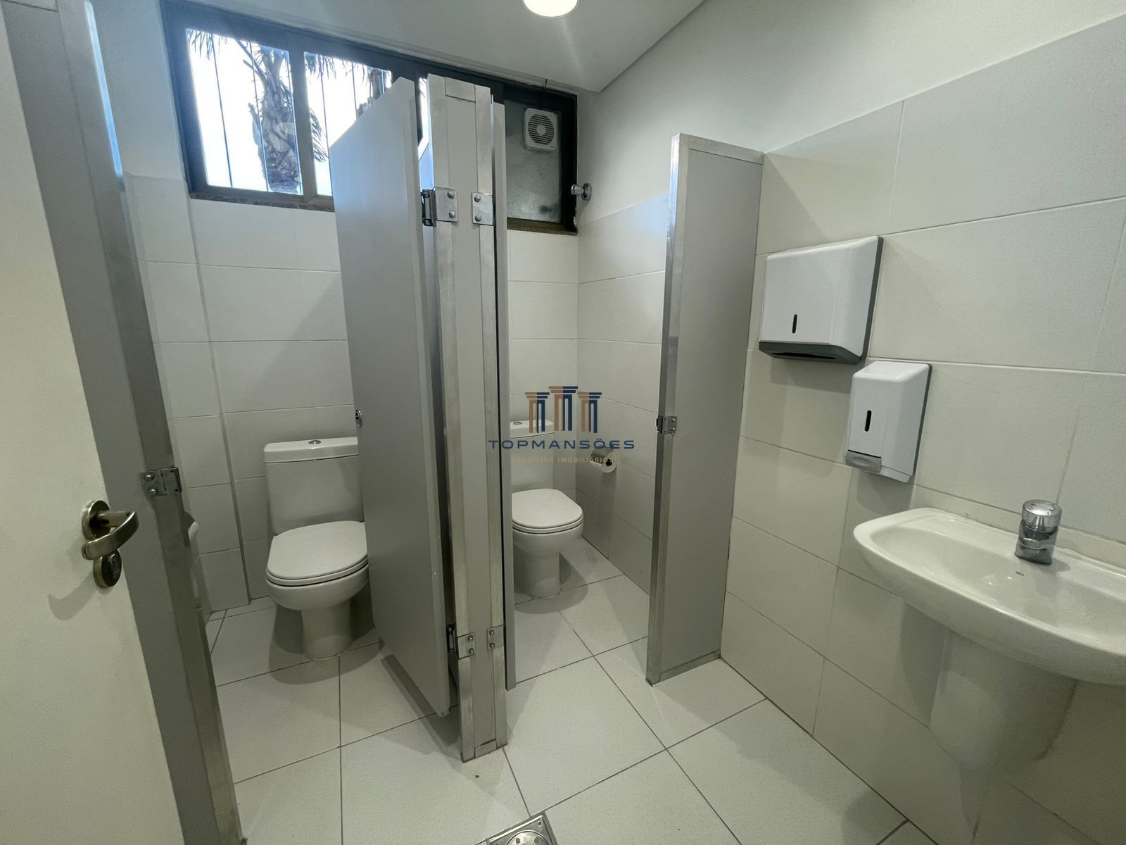 Loja/andar com 400m2 na melhor localização comercial da Pampulha!!!