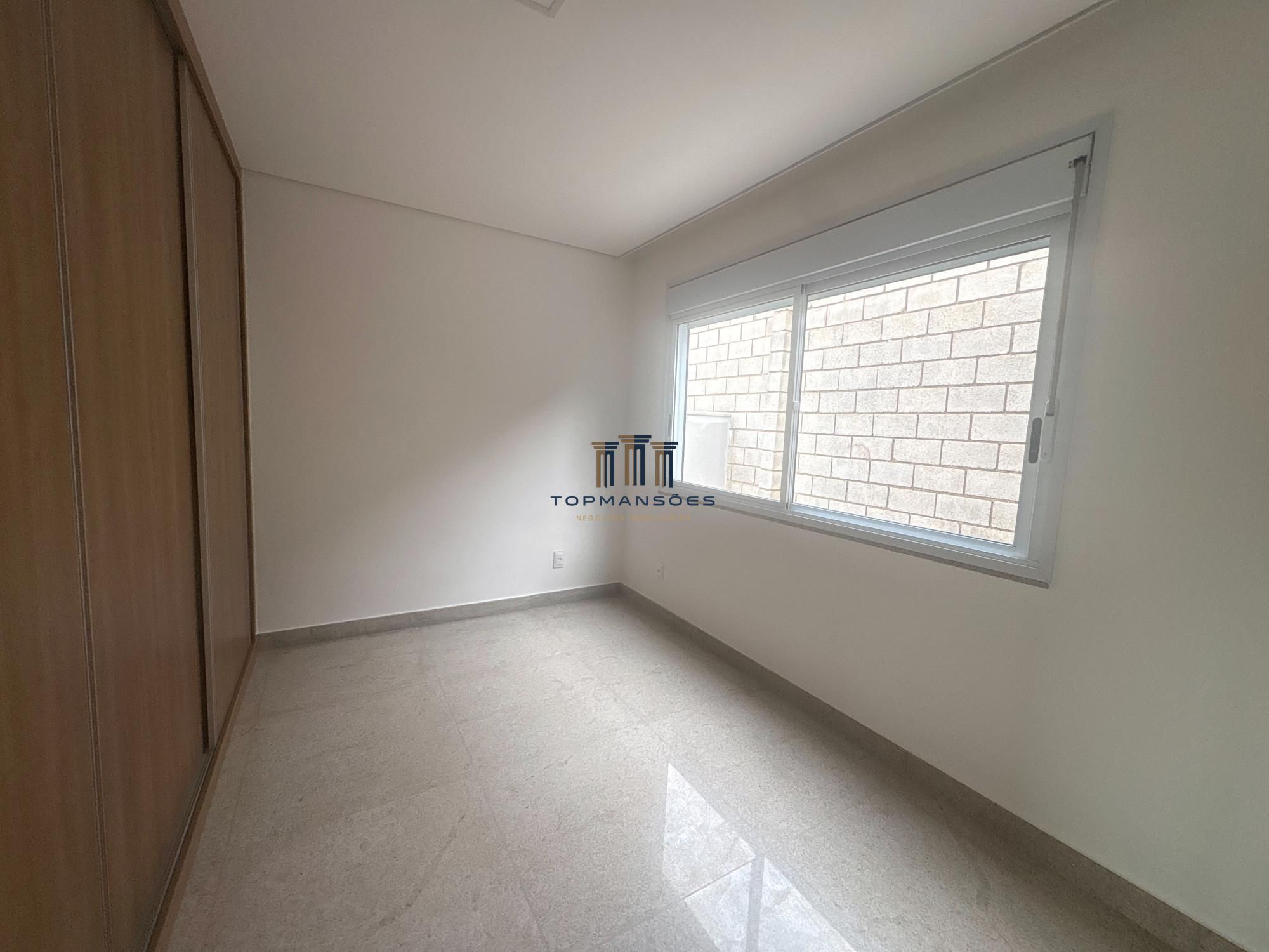 Casa com 4 suítes vista definitiva em Condominio fechado em Vespasiano