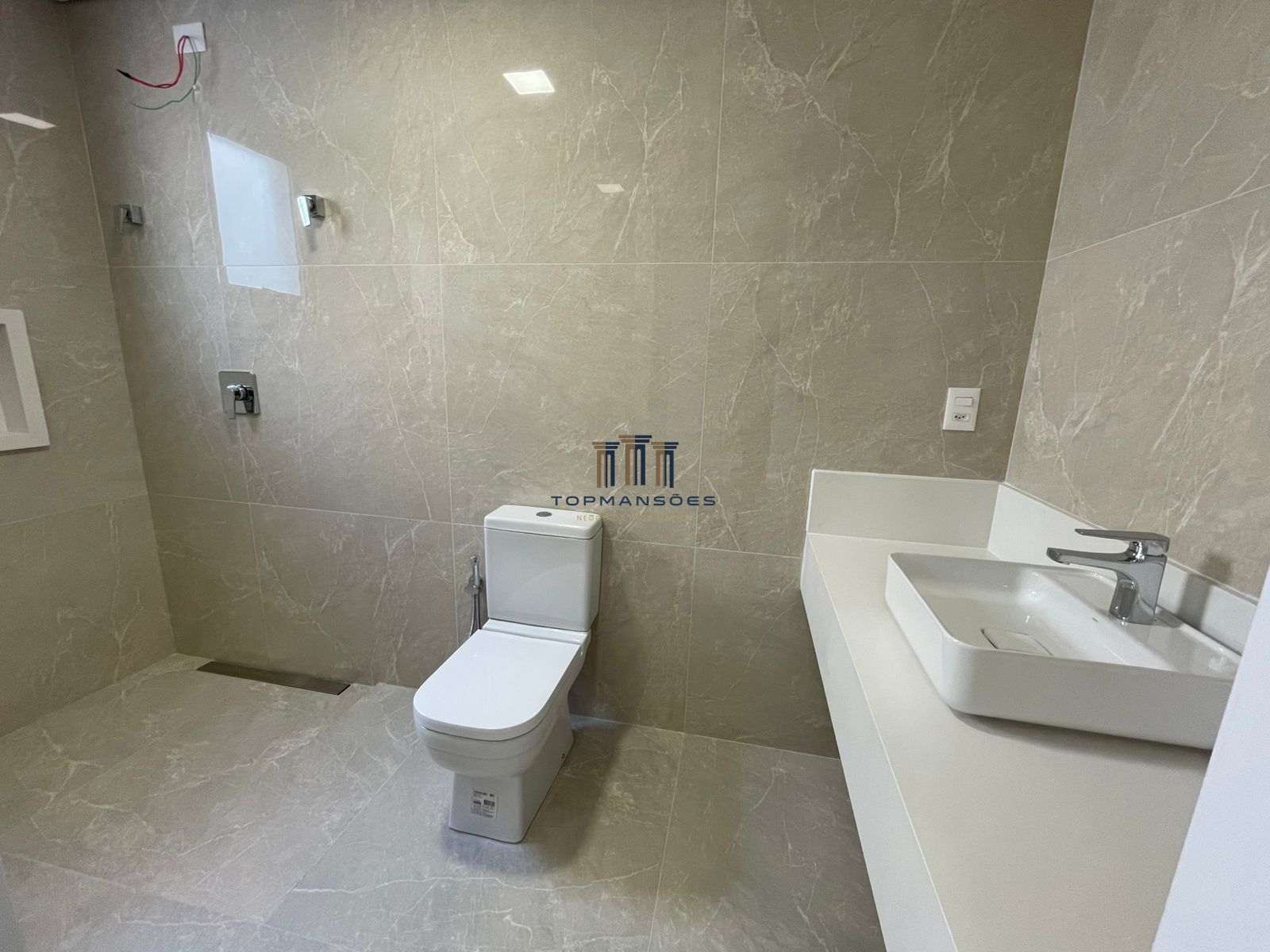 Casa nova alto padrão em condominio na pampulha com 4 suites