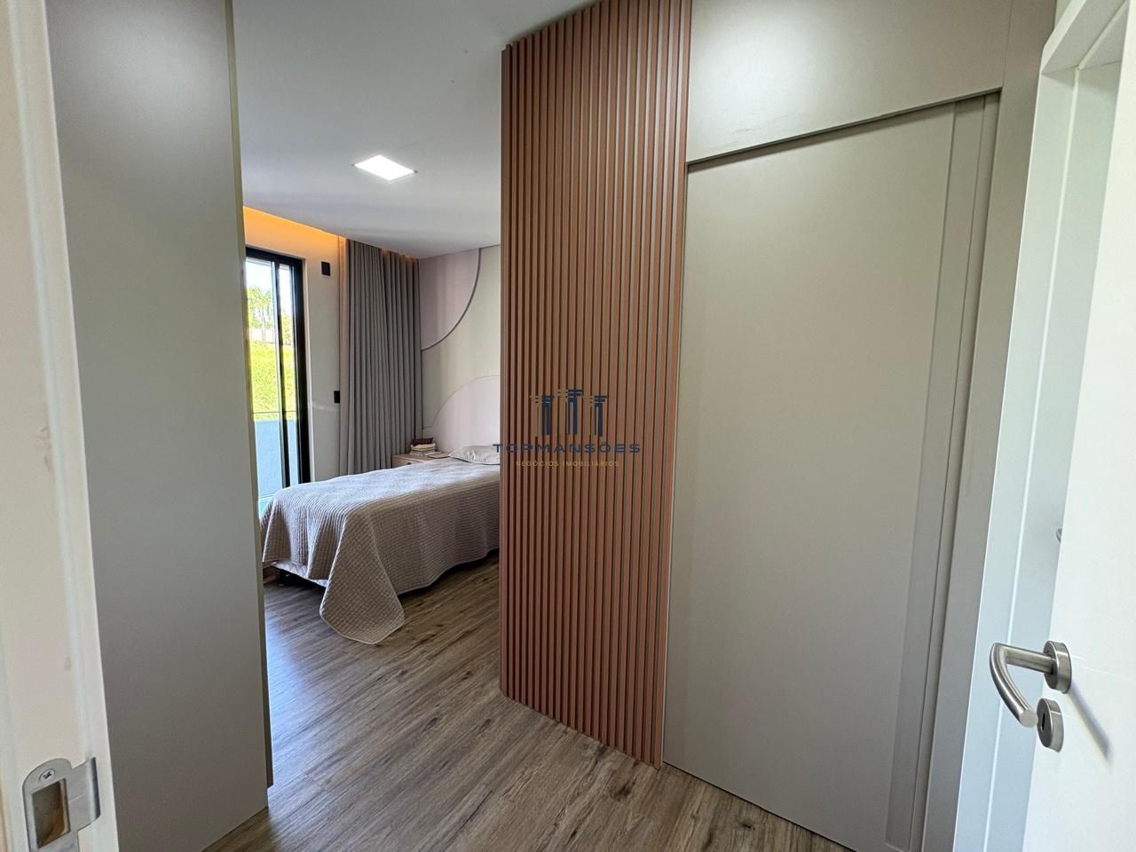 Casa em condomínio com 4 Dormitórios à venda, 379 m² por R$ 3.690.000,00 Casa em condomínio com 4 Dormitórios à venda, 379 m² por R$ 3.690.000,00