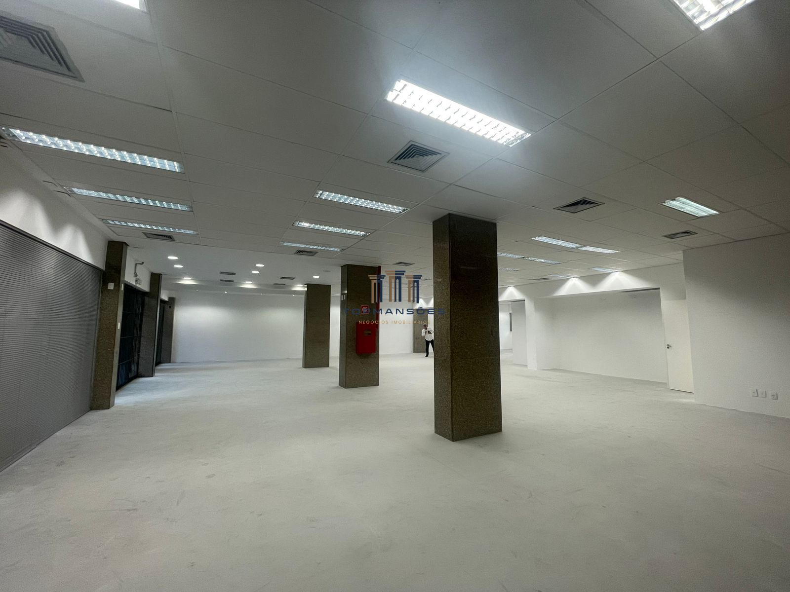 Loja/andar com 400m2 na melhor localização comercial da Pampulha!!!