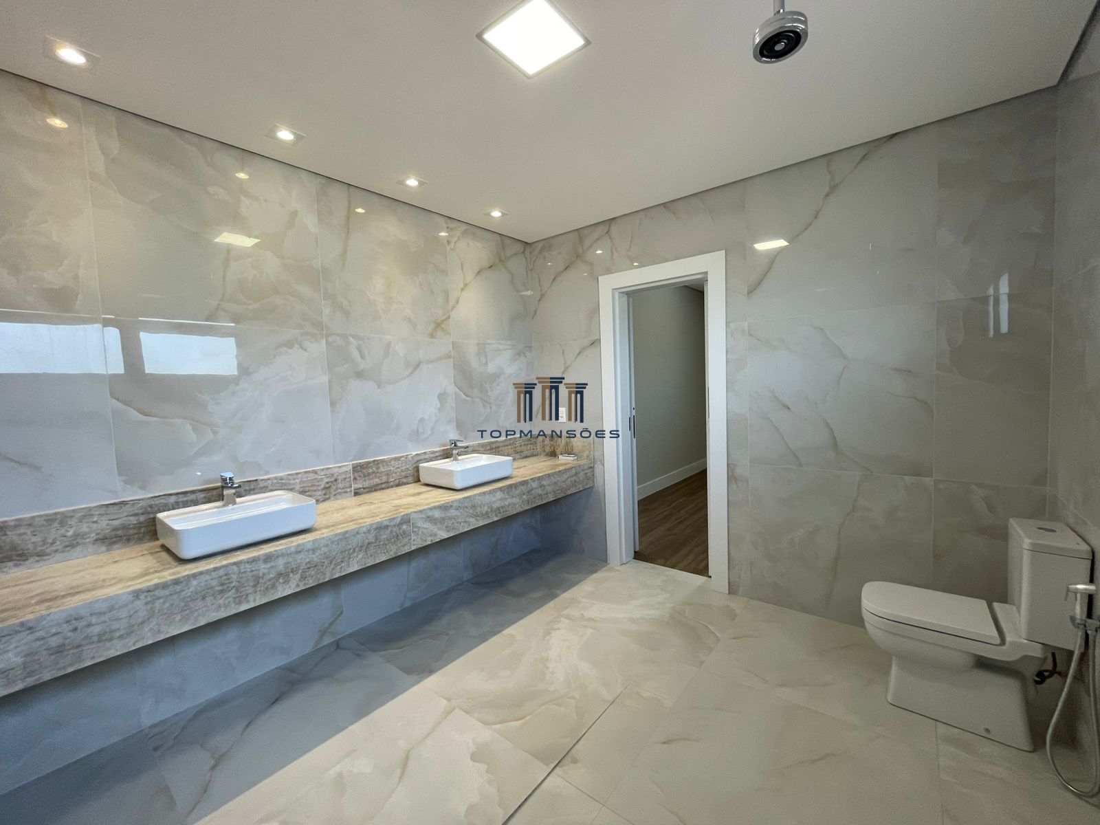 Casa Nova Alto Padrão em Condominio na Pampulha com 4 suites, Gourmet ePiscina