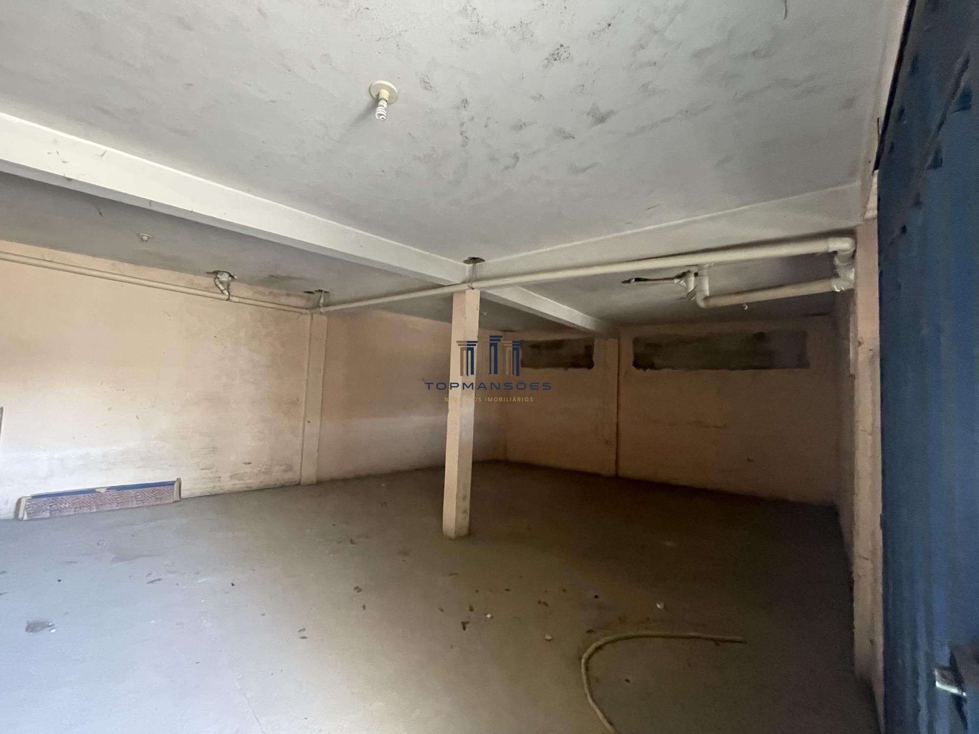 Pátio comercial com 500m2 excelente localização céu azul