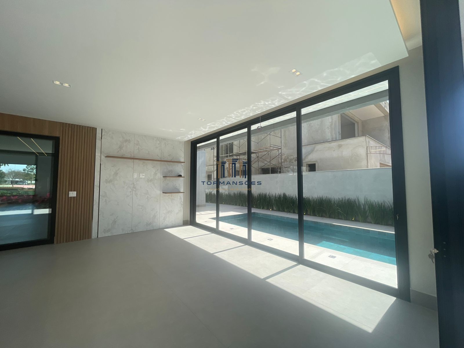 Casa de Alto Padrão 4 quartos com piscina e gourmet 583m3/ Alphaville Vespasiano