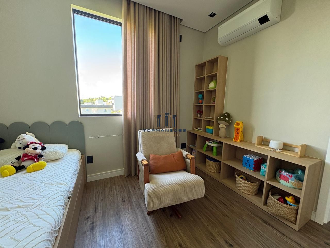 Casa de alto padrão, moderna com piscina aquecida, 4 quartos, em Alphaville/MG