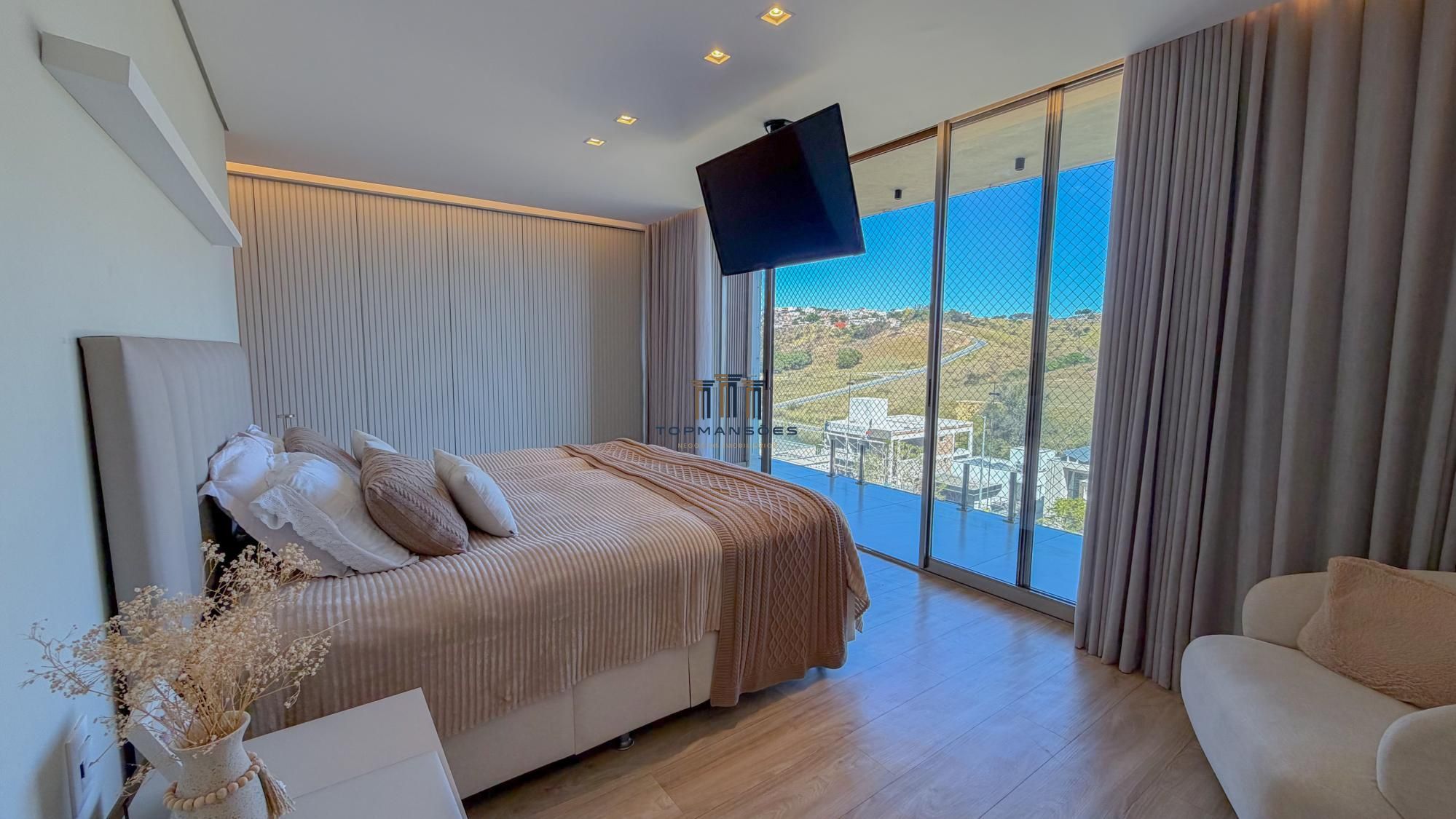 Casa Alto Padrão mobiliada com 4 Suítes, Piscina e Vista em Alphaville Vespasian