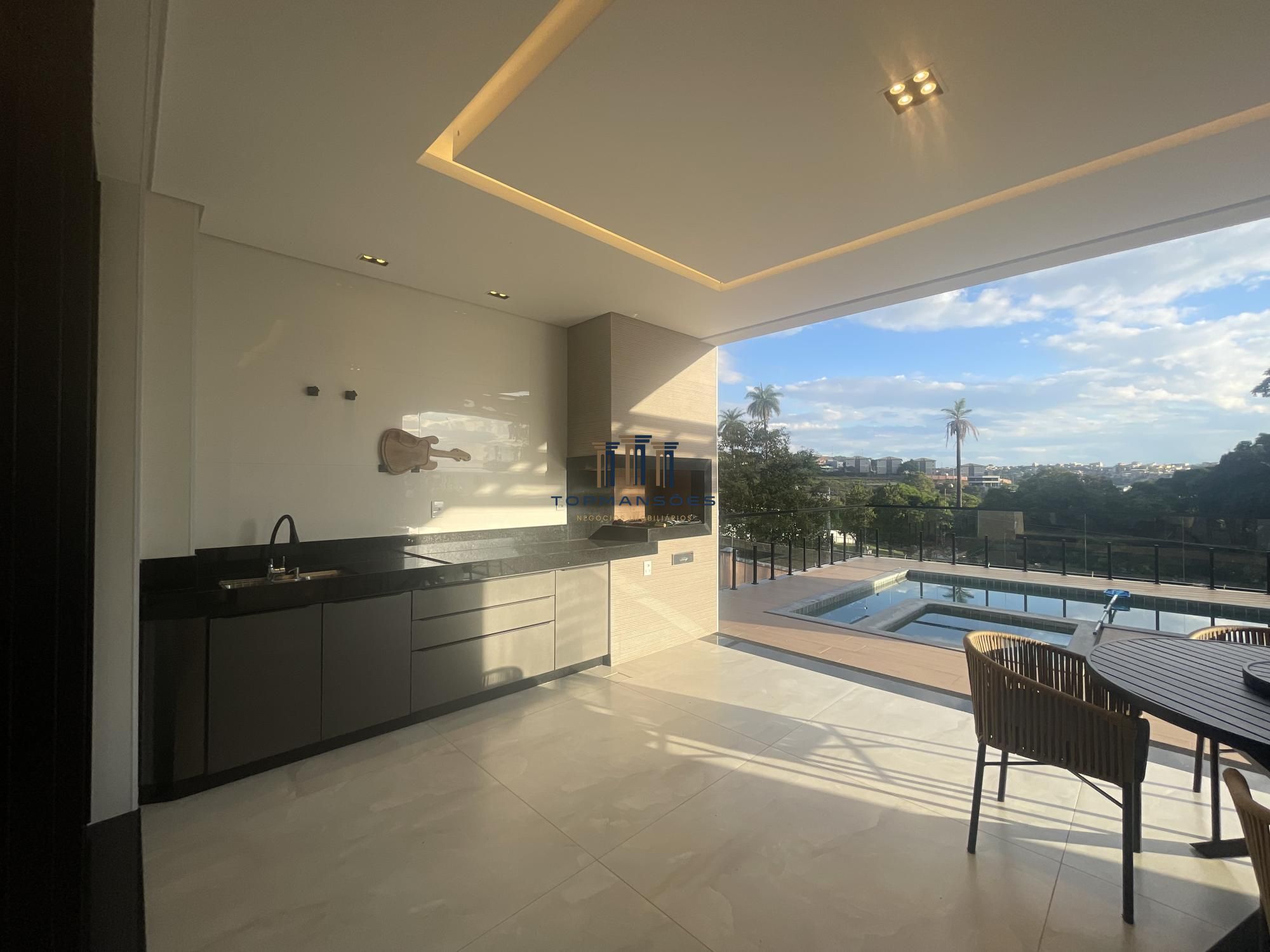 Casa nova mobiliada em Alphaville Vespasiano, piscina, spa e sauna, 4 suites