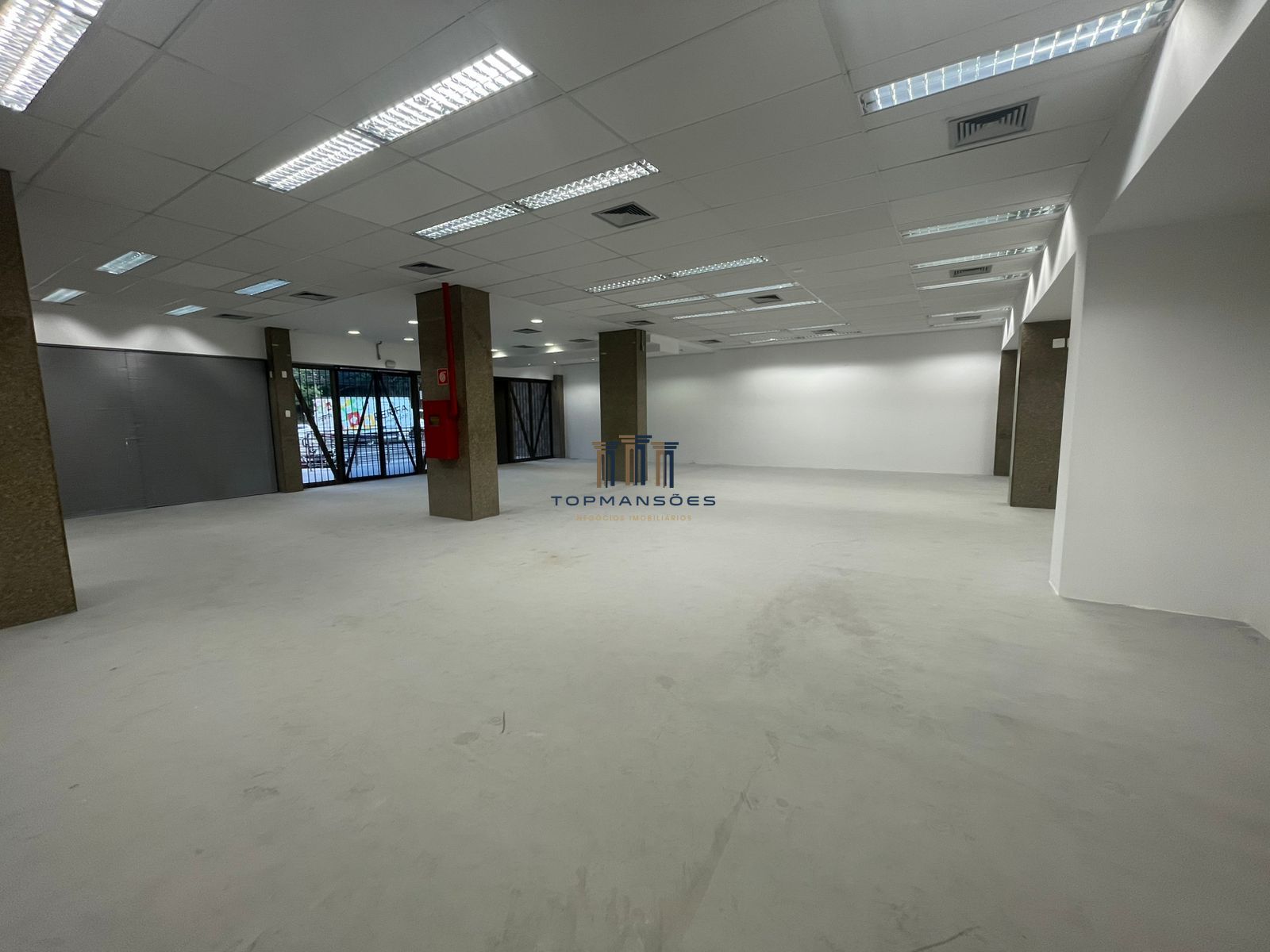 Loja/andar com 400m2 na melhor localização comercial da Pampulha!!!