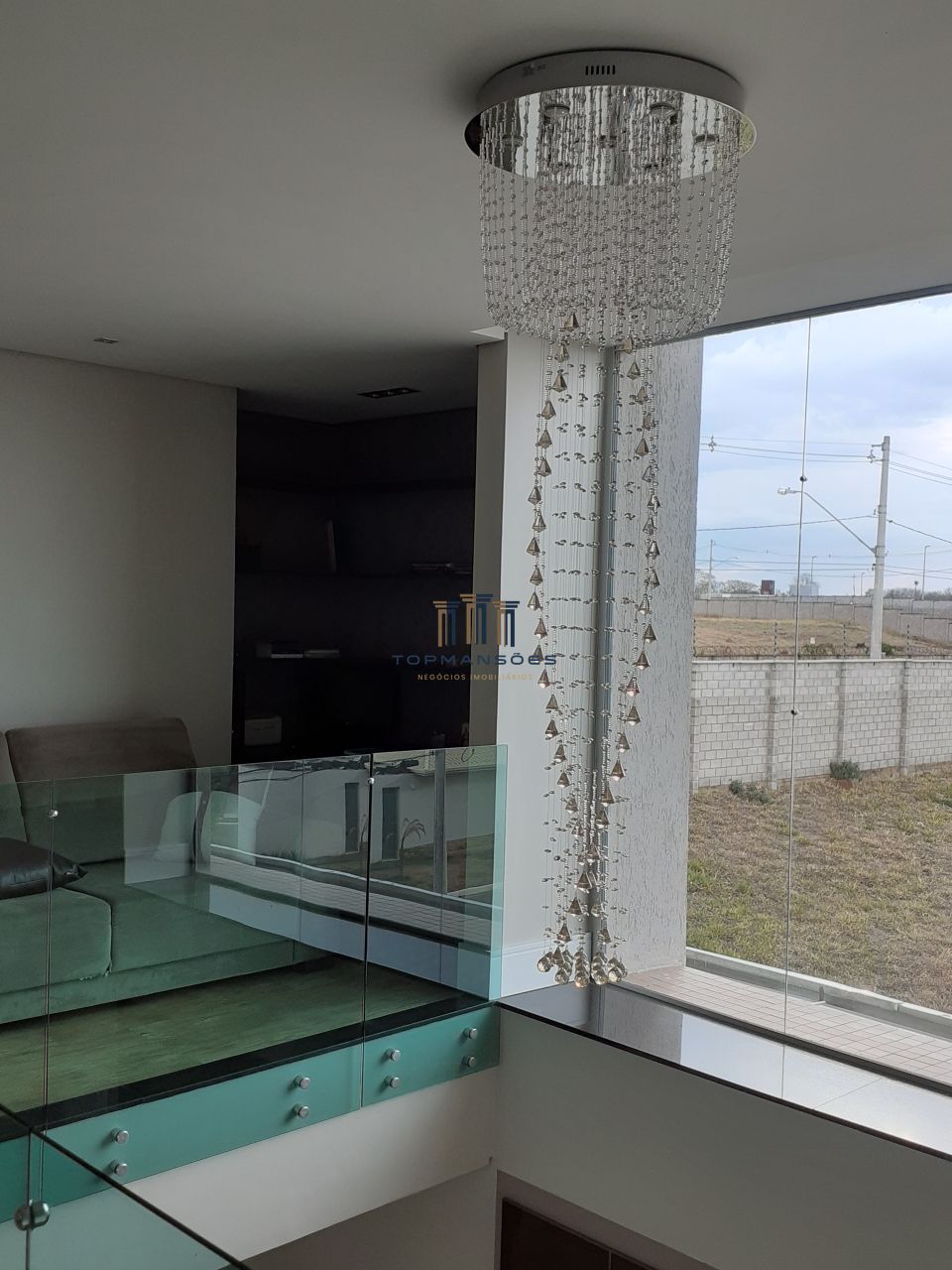Excelente Casa de condomínio, com 4 suítes fino acabamento Vespasiano