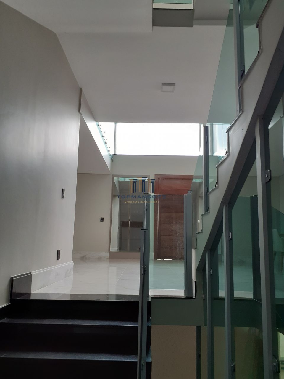 Excelente Casa de condomínio, com 4 suítes fino acabamento Vespasiano