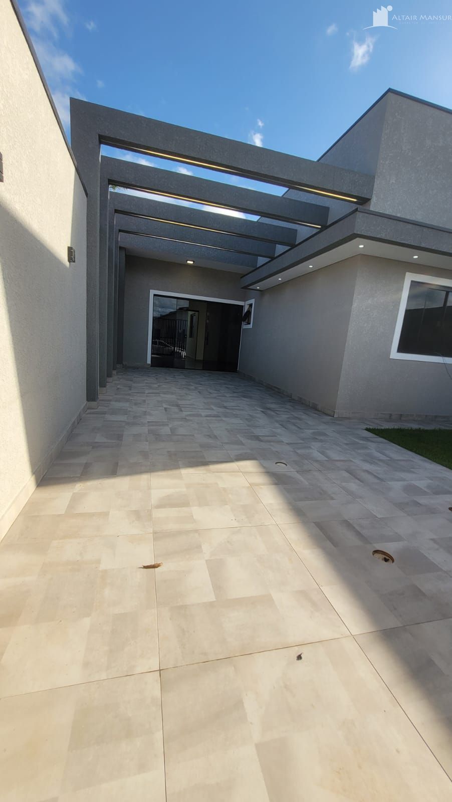 Casa com 3 Dormitórios à venda, 100 m² por R$ 750.000,00 Casa com 3 Dormitórios à venda, 100 m² por R$ 750.000,00