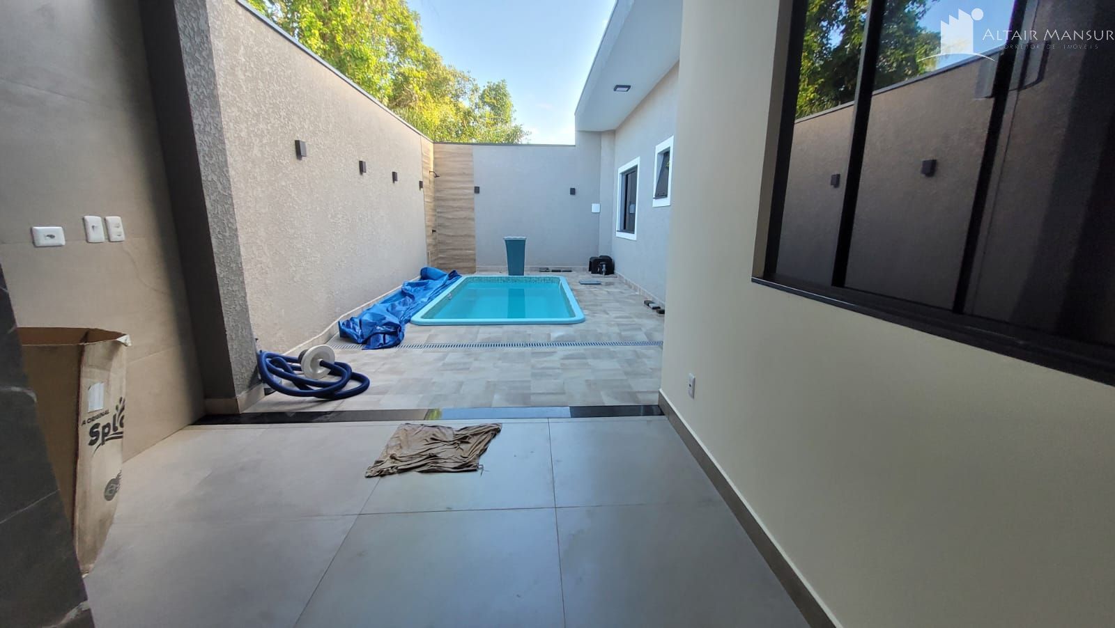 Casa com 3 Dormitórios à venda, 100 m² por R$ 750.000,00 Casa com 3 Dormitórios à venda, 100 m² por R$ 750.000,00