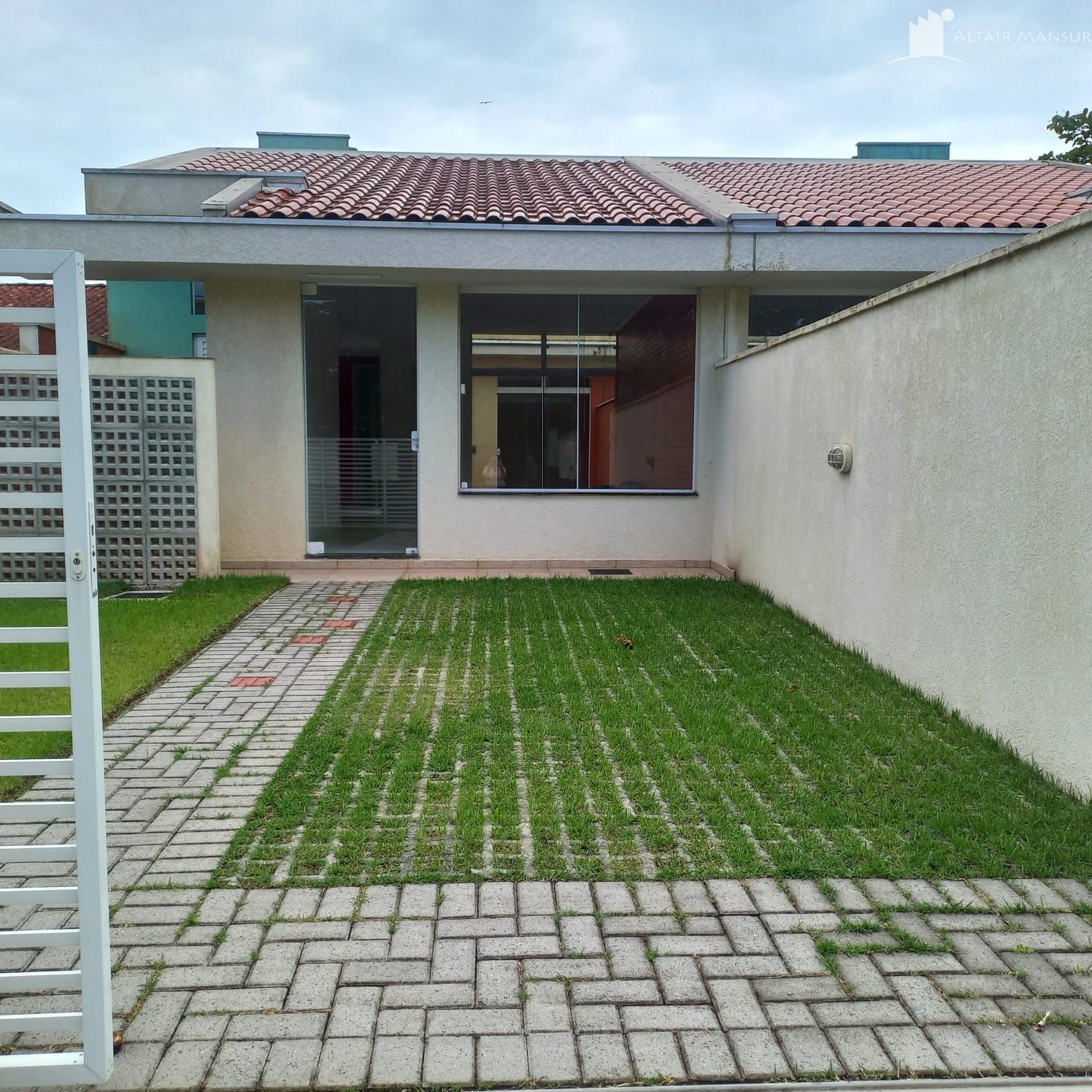 Casa à venda  no Barra do Saí - Itapoá, SC. Imóveis