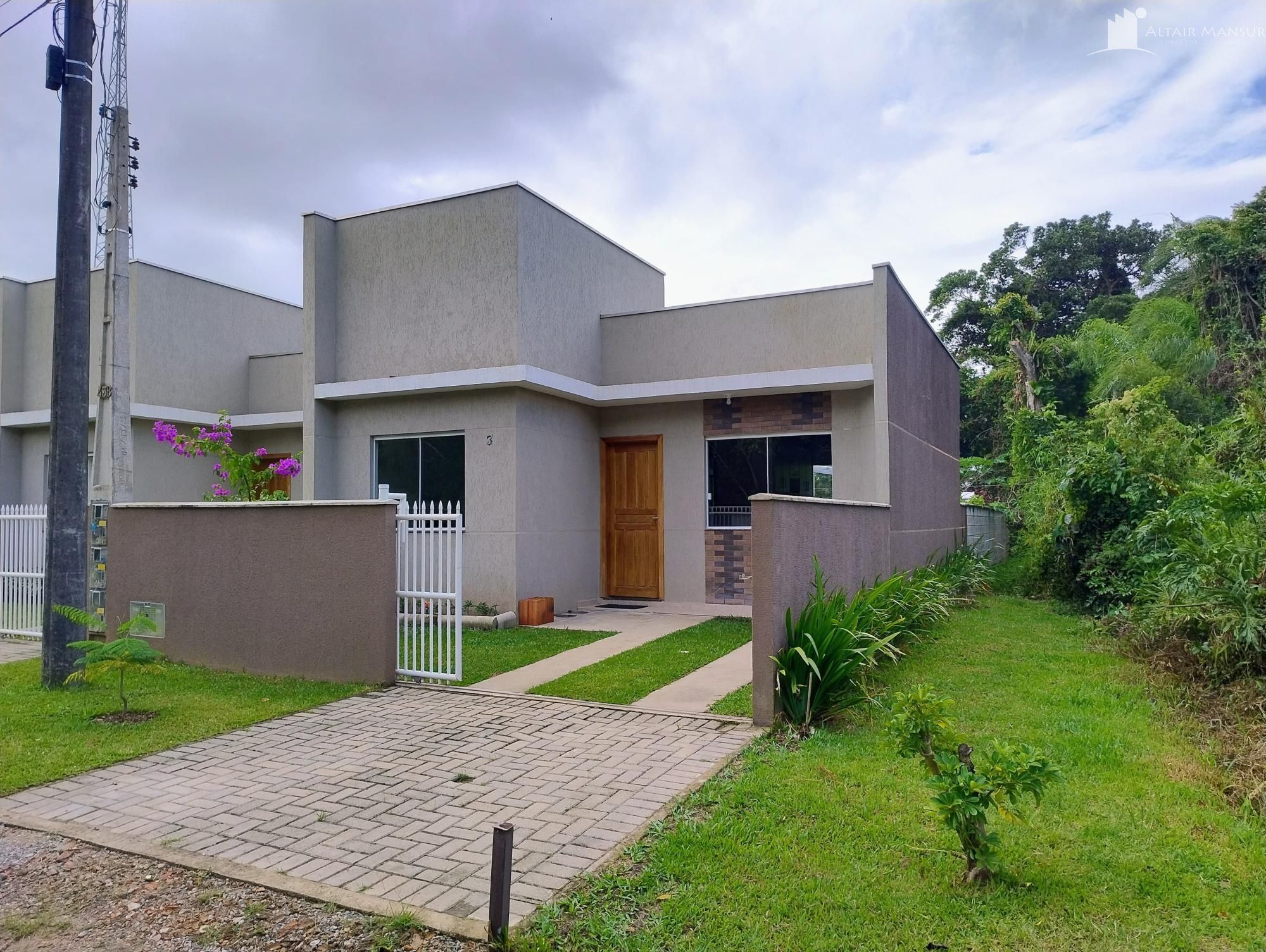 Casa à venda  no Brandalize - Itapoá, SC. Imóveis