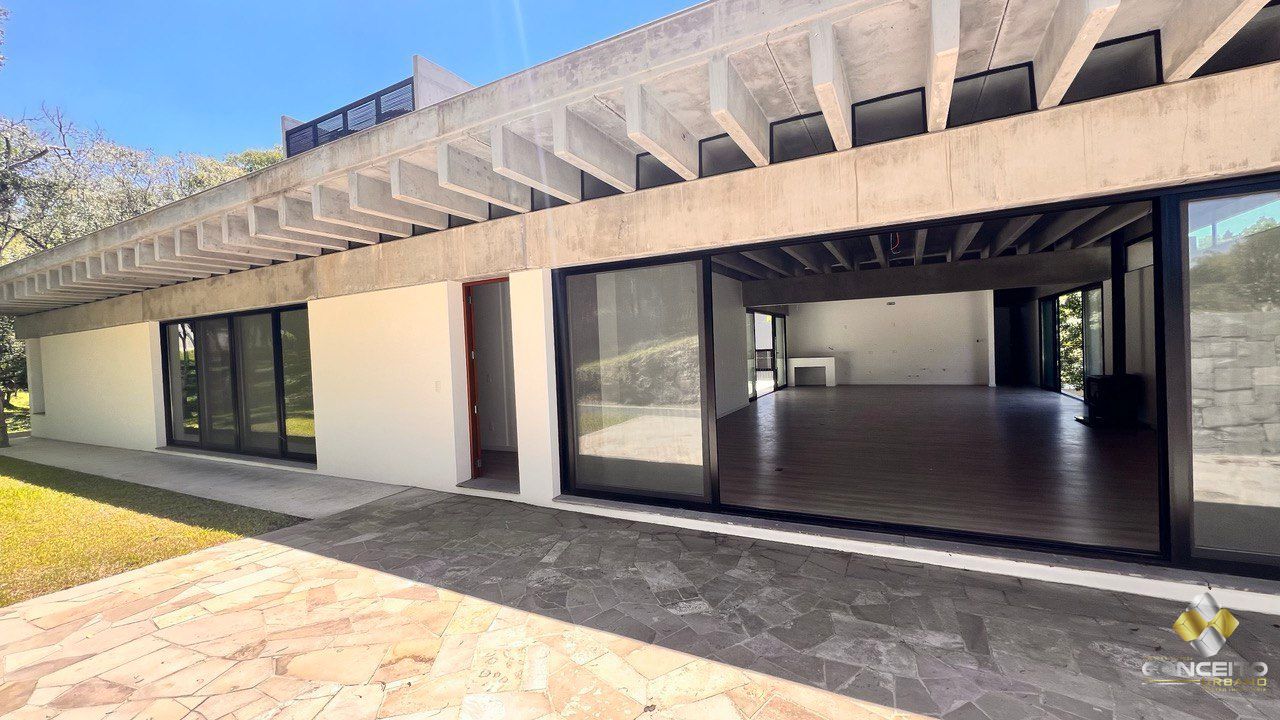 Casa à venda com 4 quartos, 245m² - Foto 11