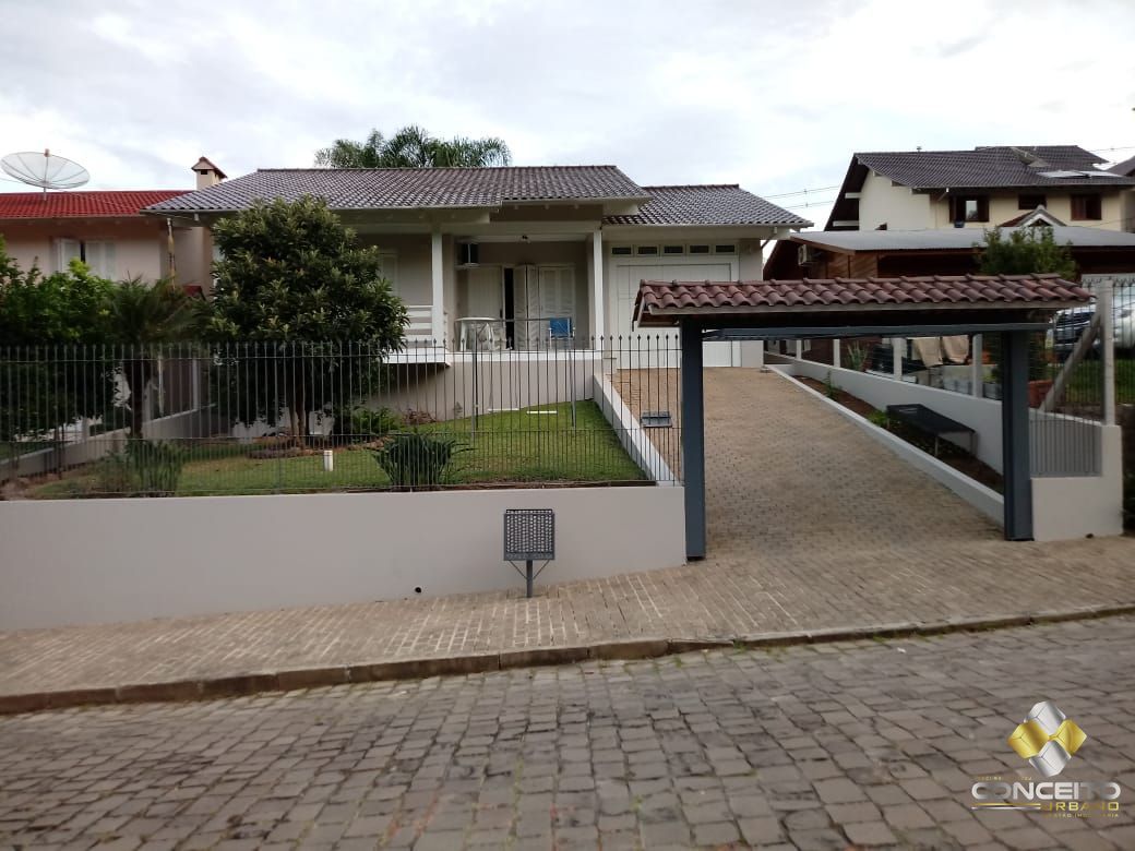 Casa  venda  no Universitrio - Bento Gonalves, RS. Imveis