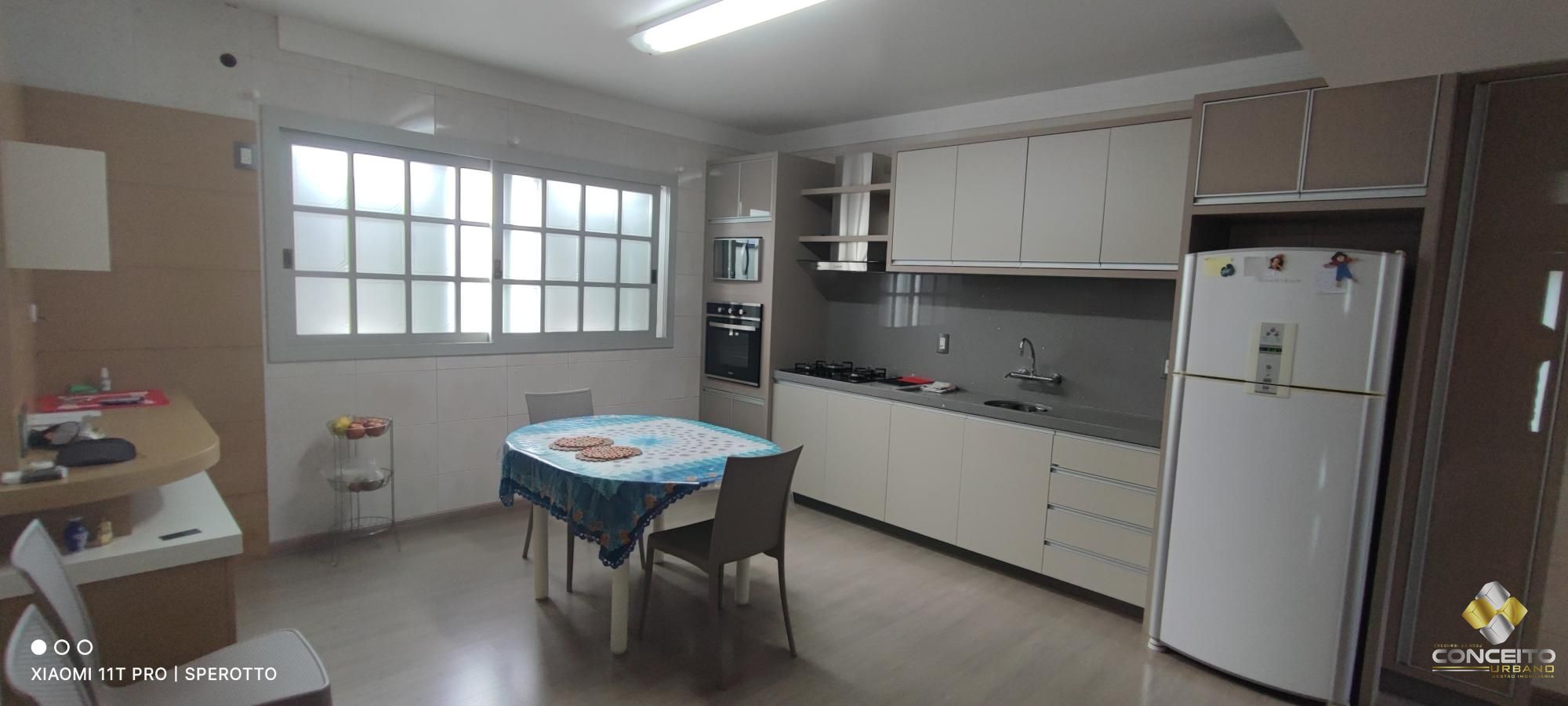 Casa à venda com 3 quartos, 210m² - Foto 18