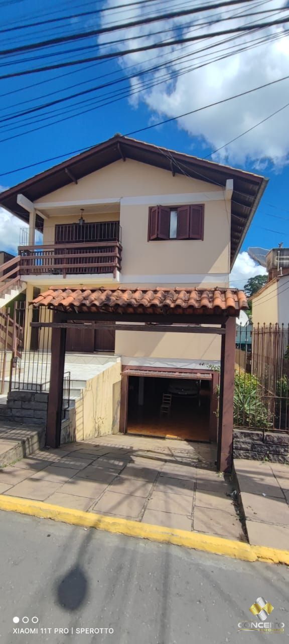 Casa à venda com 6 quartos, 160m² - Foto 2