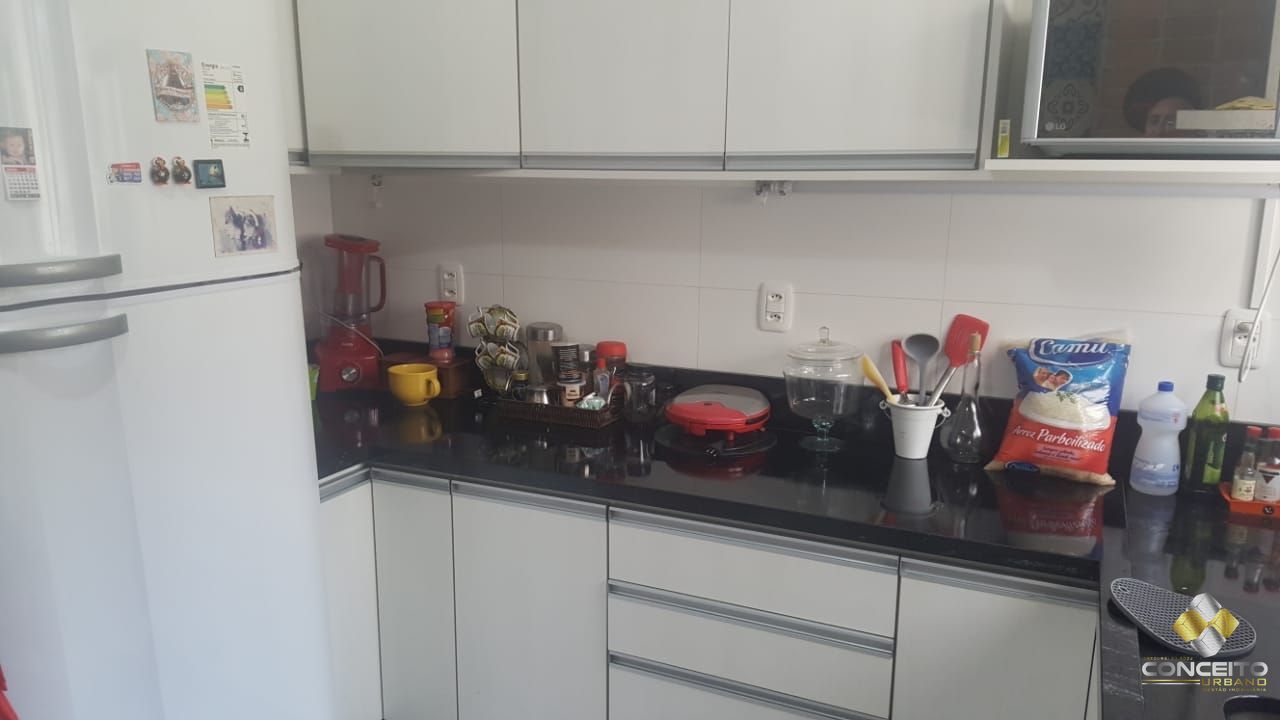Apartamento à venda com 3 quartos, 121m² - Foto 2