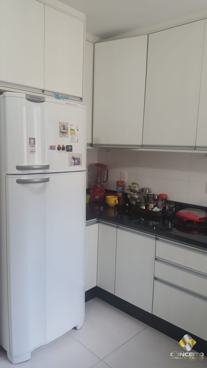 Apartamento à venda com 3 quartos, 121m² - Foto 7