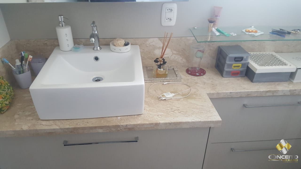 Apartamento à venda com 3 quartos, 121m² - Foto 4