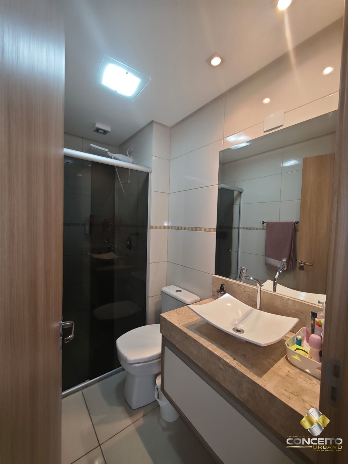 Apartamento com 2 Dormitórios à venda, 68 m² por R$ 490.000,00 Apartamento com 2 Dormitórios à venda, 68 m² por R$ 490.000,00