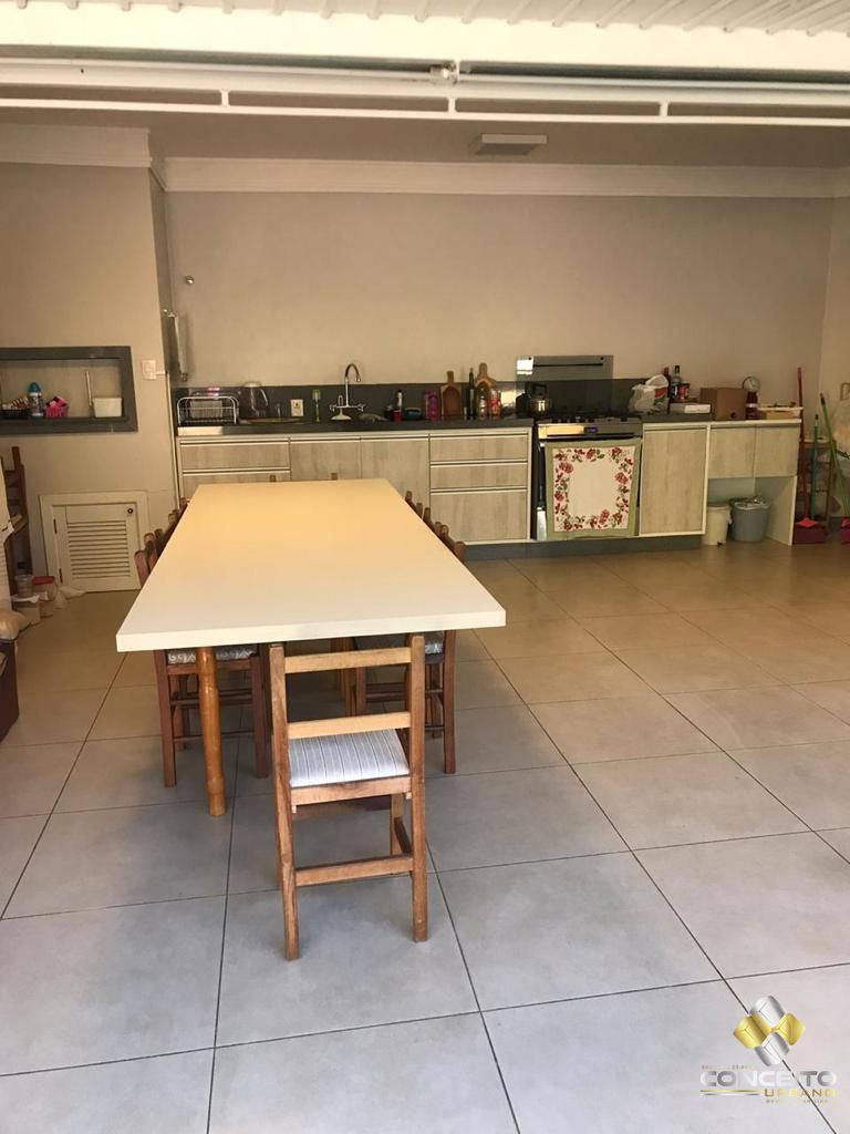 Casa à venda com 3 quartos, 190m² - Foto 11